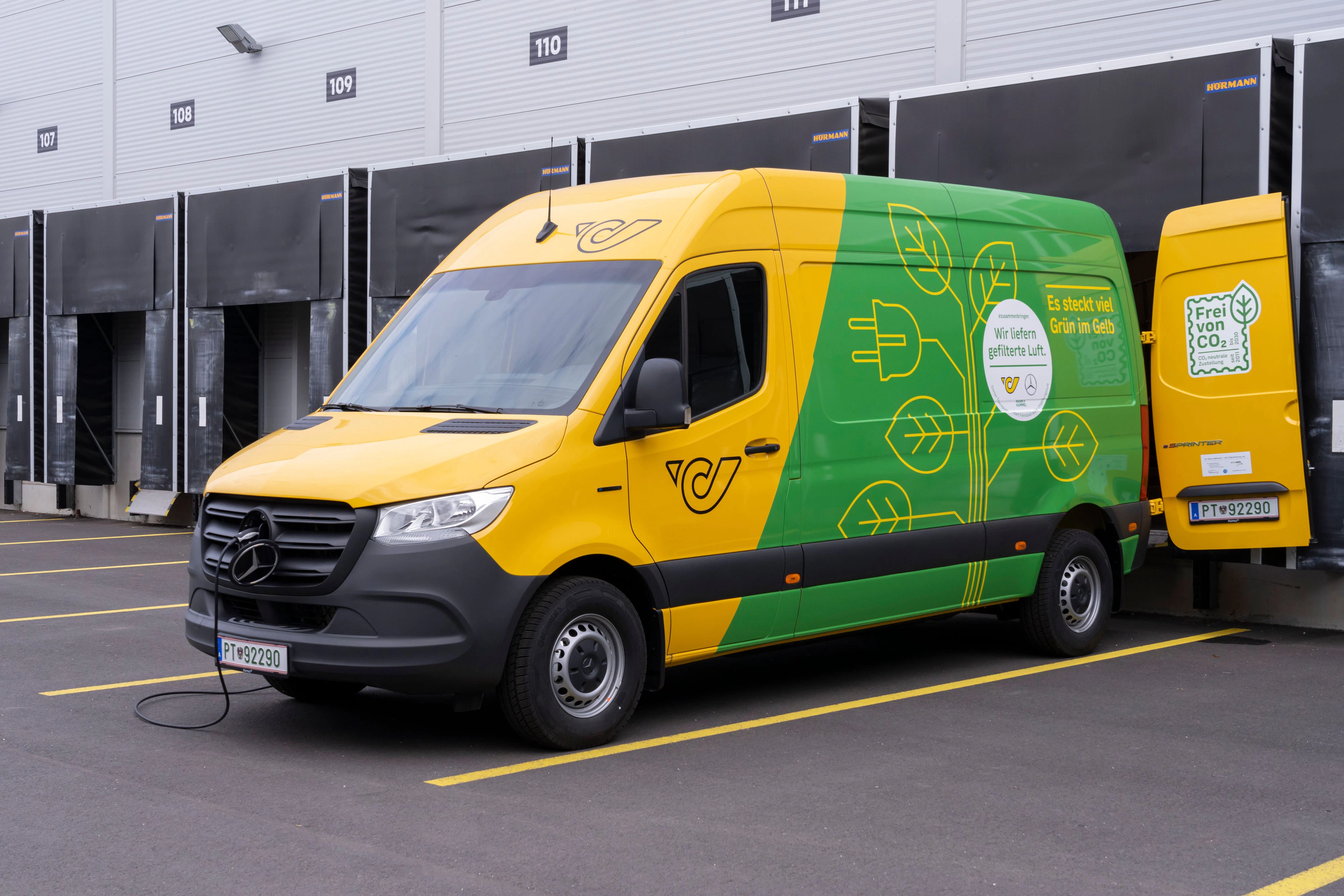 Post: Pilotprojekt mit Mercedes-Benz.