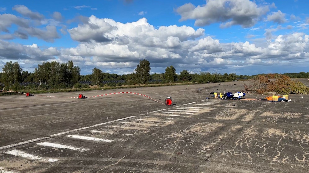 Bilder von der Unfallstelle in Brandenburg: Hier starben die drei Biker.