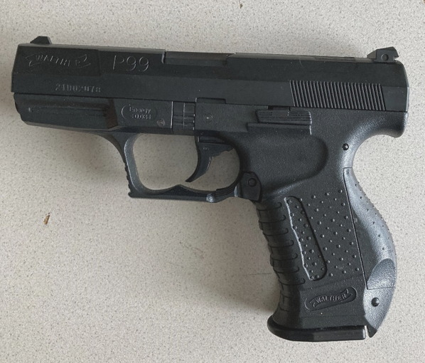 Mit dieser Waffe wollte der Mann die Bankfiliale überfallen.