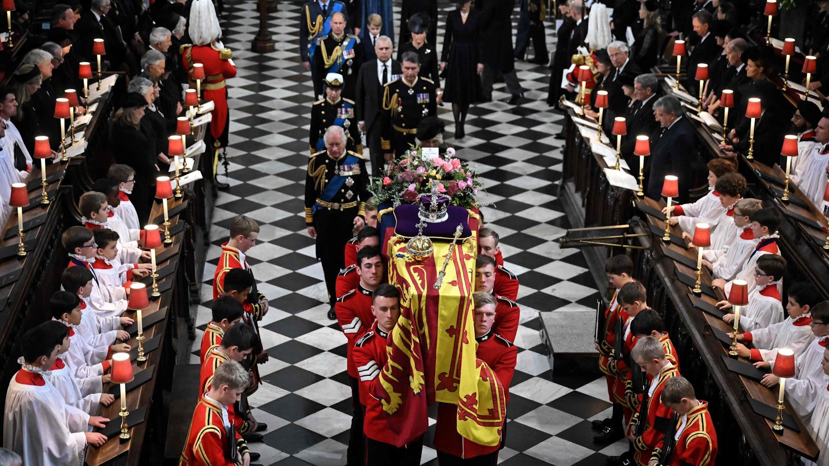 Montag fand der Abschiedsgottesdient der verstorbenen Queen statt.
