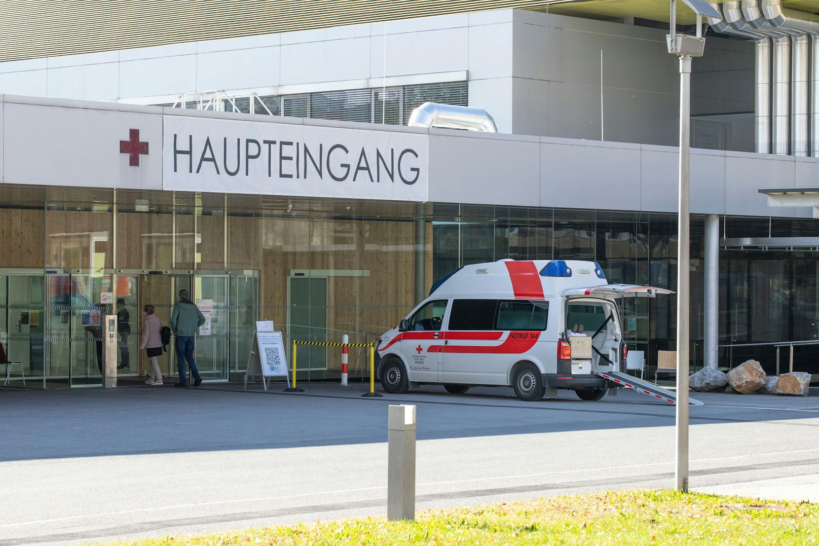Ein Busunfall in Graz führte zu vier Leicht- und einer Schwerverletzten.