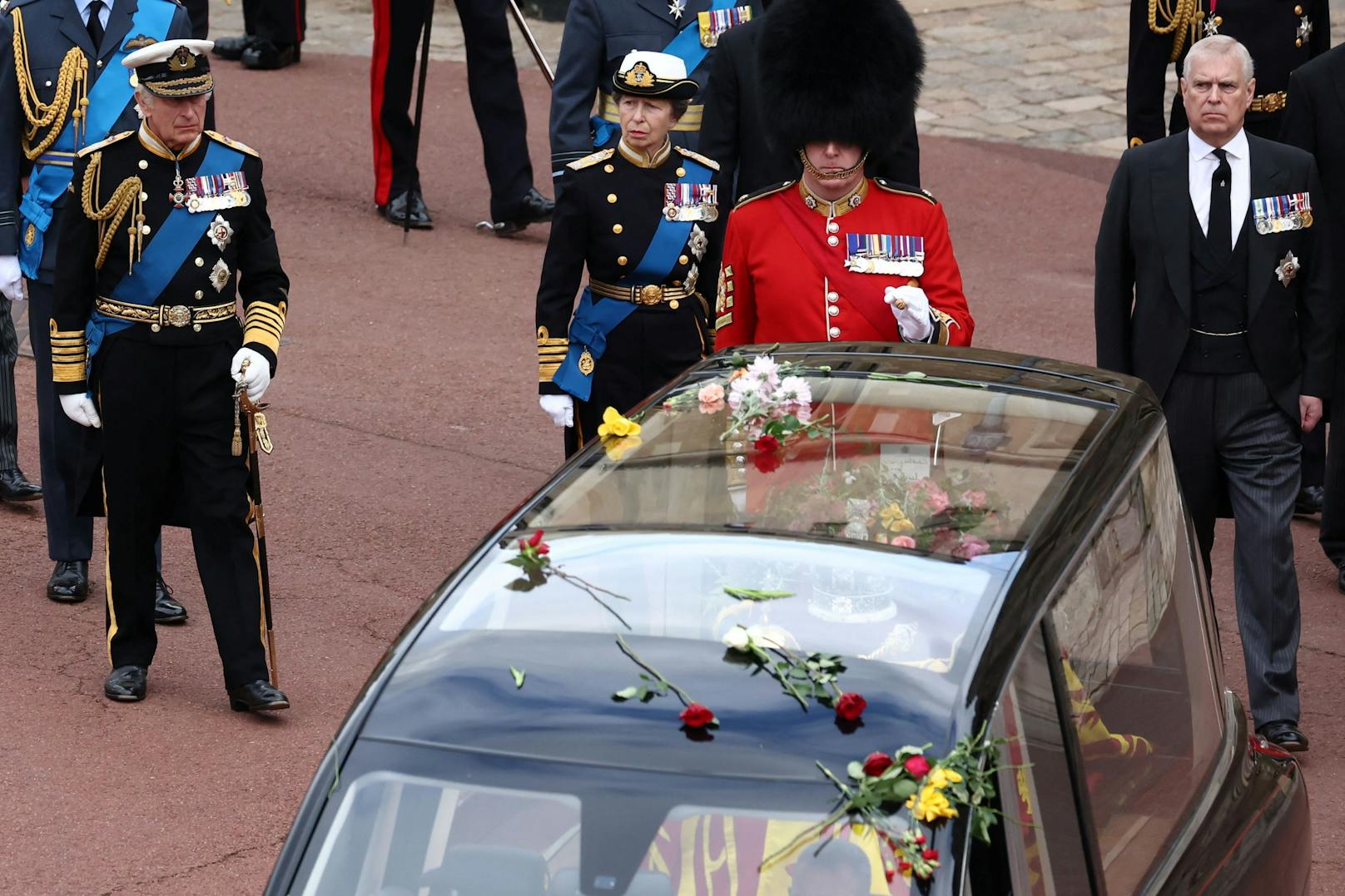 Der britische König Charles, die britische Anne, Princess Royal und Prinz Andrew, Herzog von York.