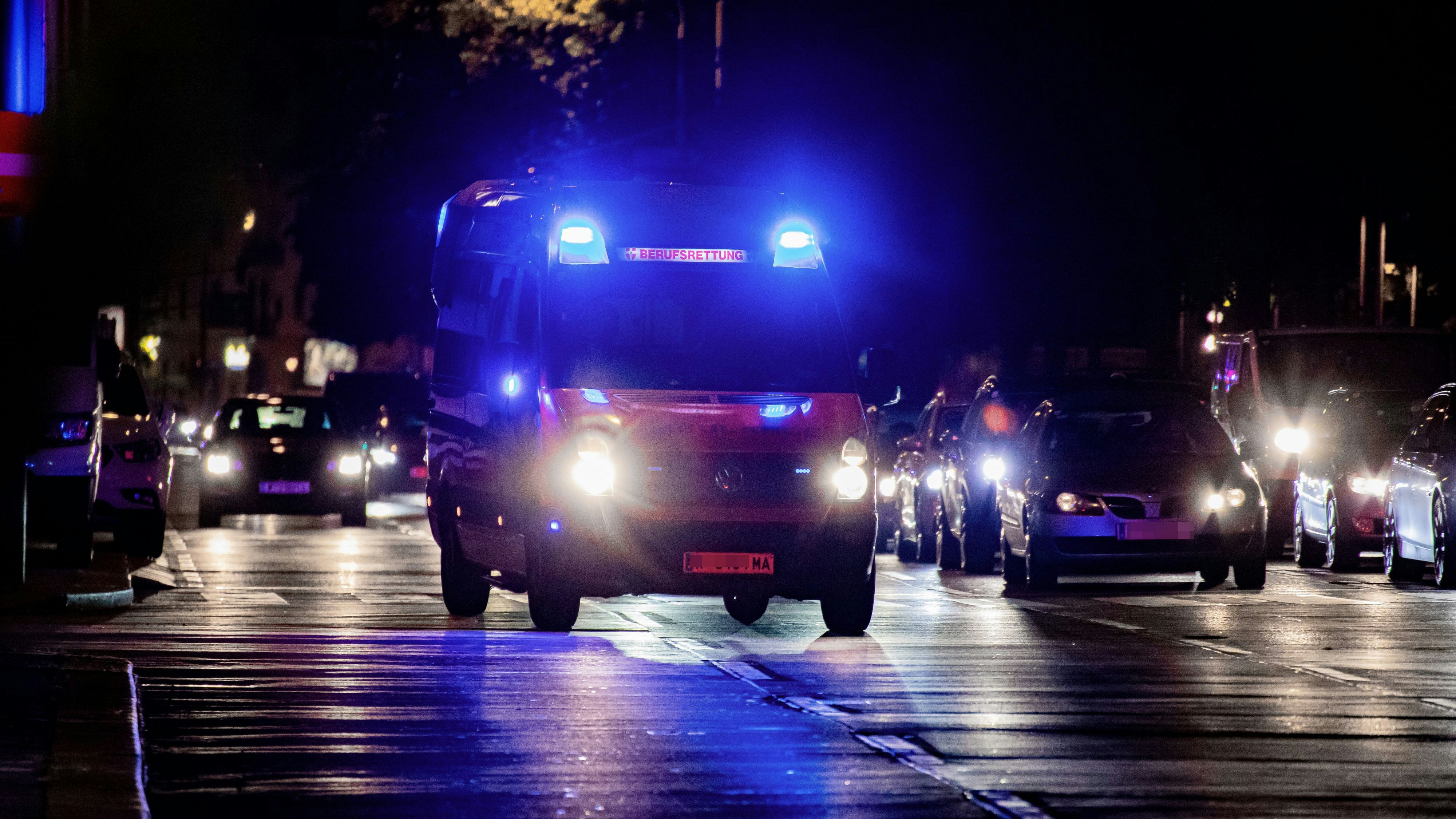 Die Berufsrettung Wienh brachte die beiden Verletzten in Wiener Spitäler.
