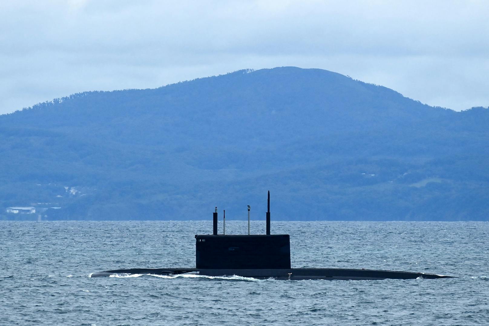 Laut britischen Geheimdiensten zieht Russland am Dienstag seine U-Boote von der Krim ab.
