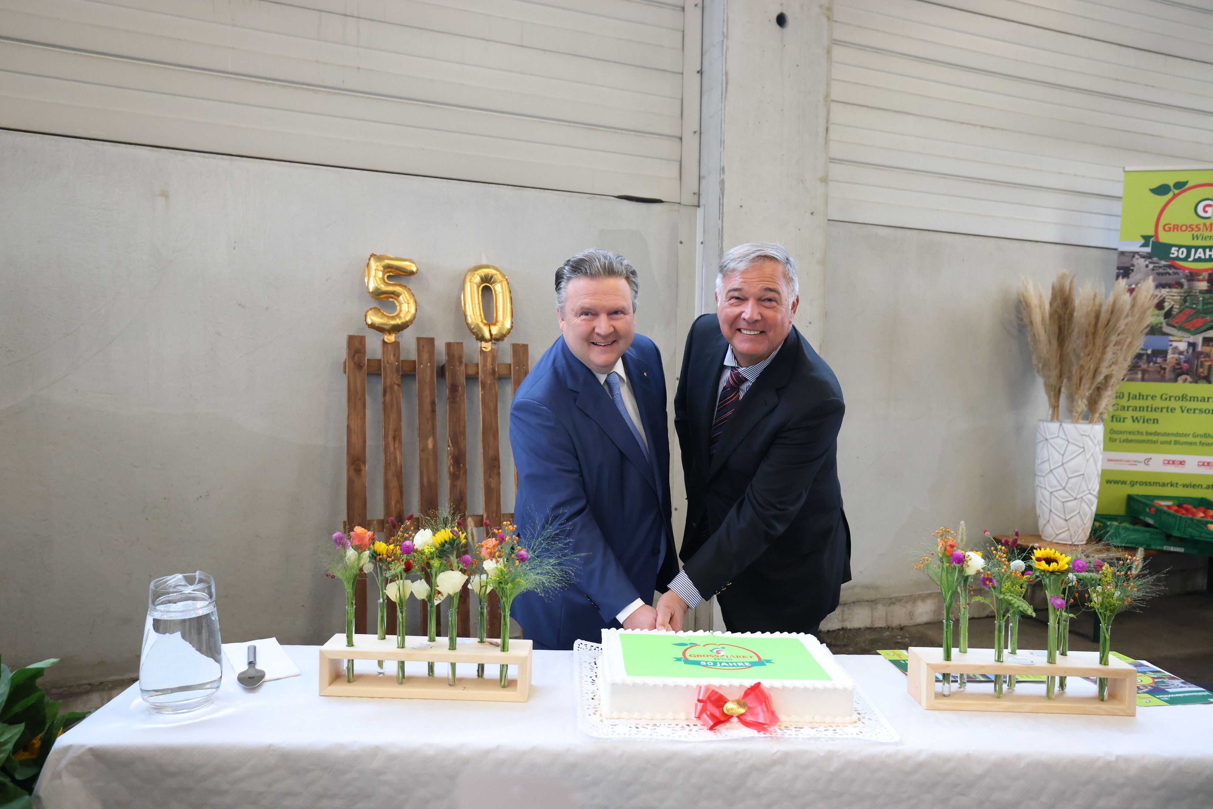 Bürgermeister Michael Ludwig und&nbsp;Wirtschaftskammer Wien-Präsident Walter Ruck feierten das 50-jährige Bestehen des Wiener Großmarkts.