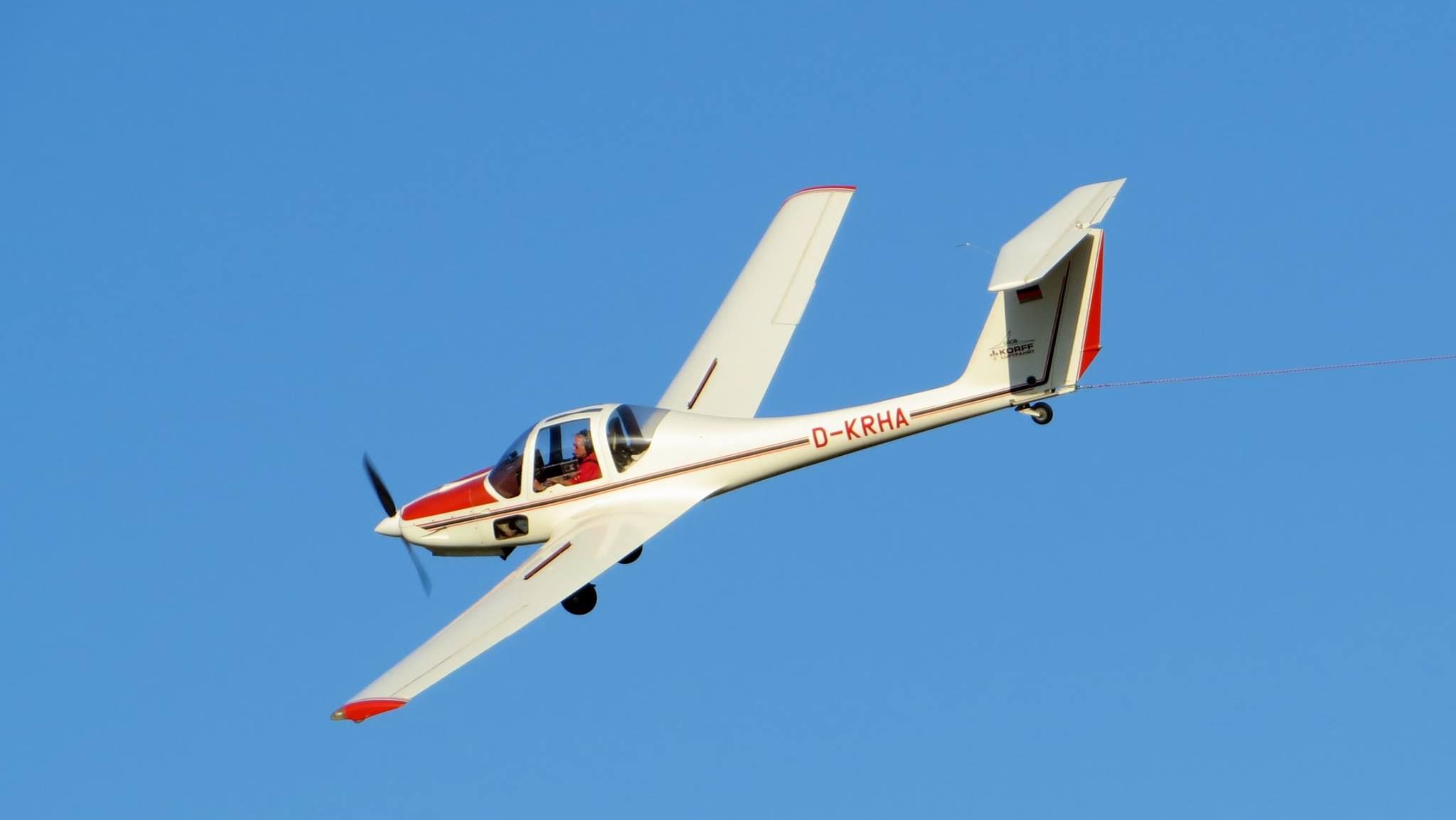 Im Rahmen des Flugplatzfestes Spitzerberg gibt es Mitfluggelegenheiten mit Flugzeugen, Hubschraubern und Antonov II.