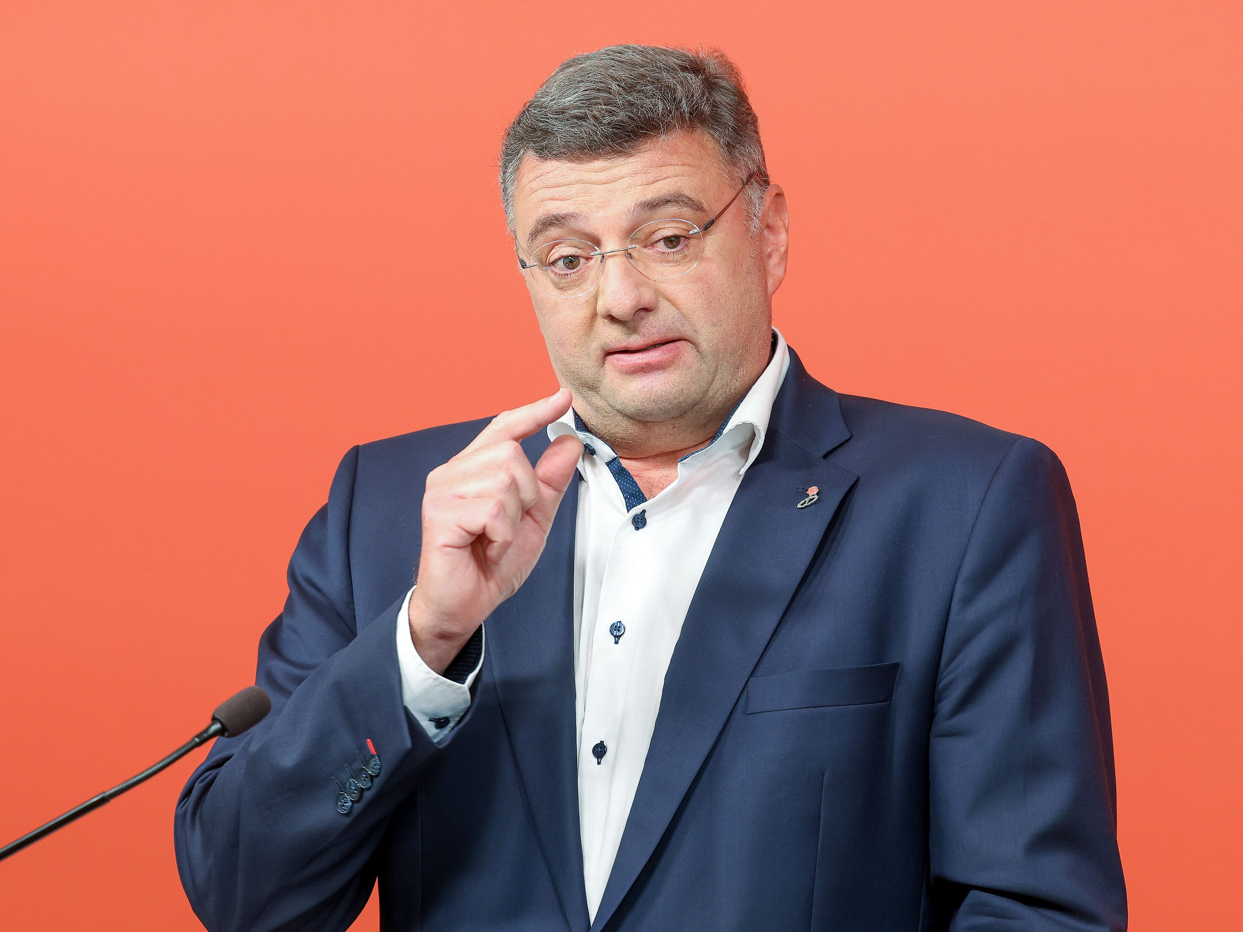 SPÖ-Vizeklubchef Jörg Leichtfried meint, dass die CO2-Steuer die Bevölkerung nur noch stärker belastet.