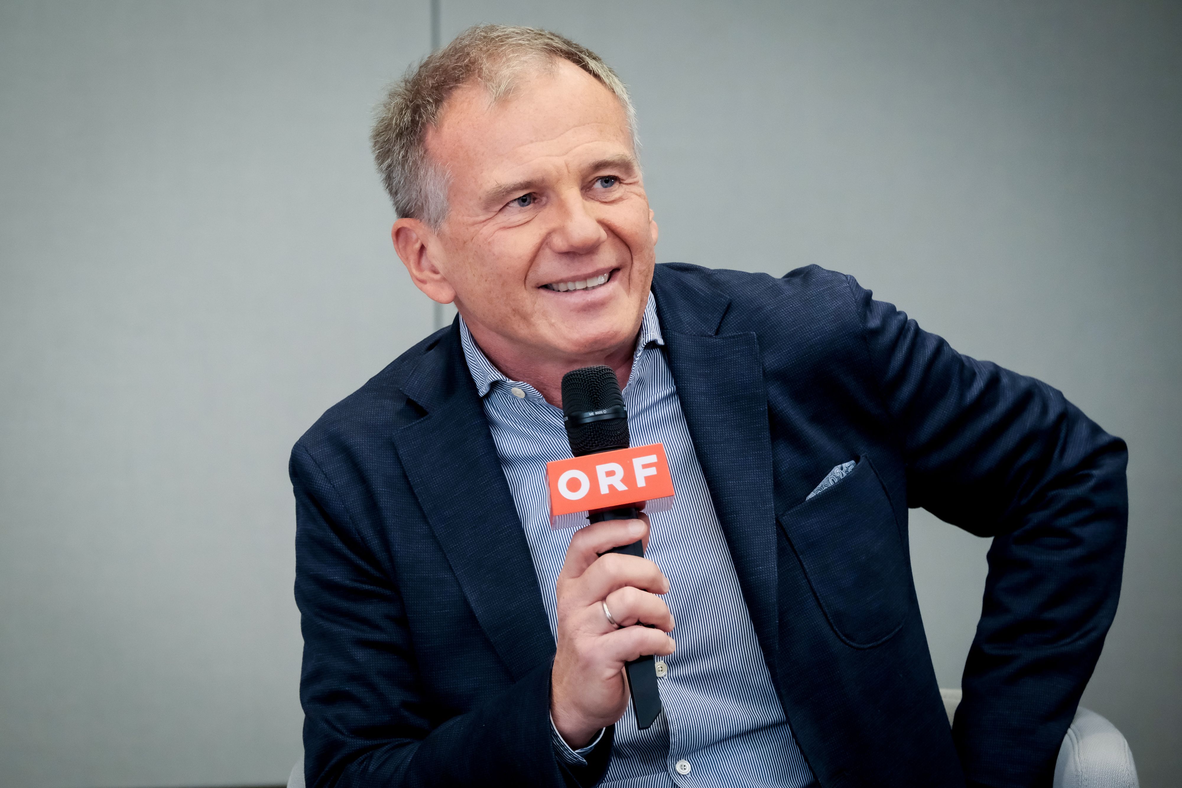 ORF-Moderator Armin Wolf wurde von einem Zuseher mit einem Wut-Mail bedacht.