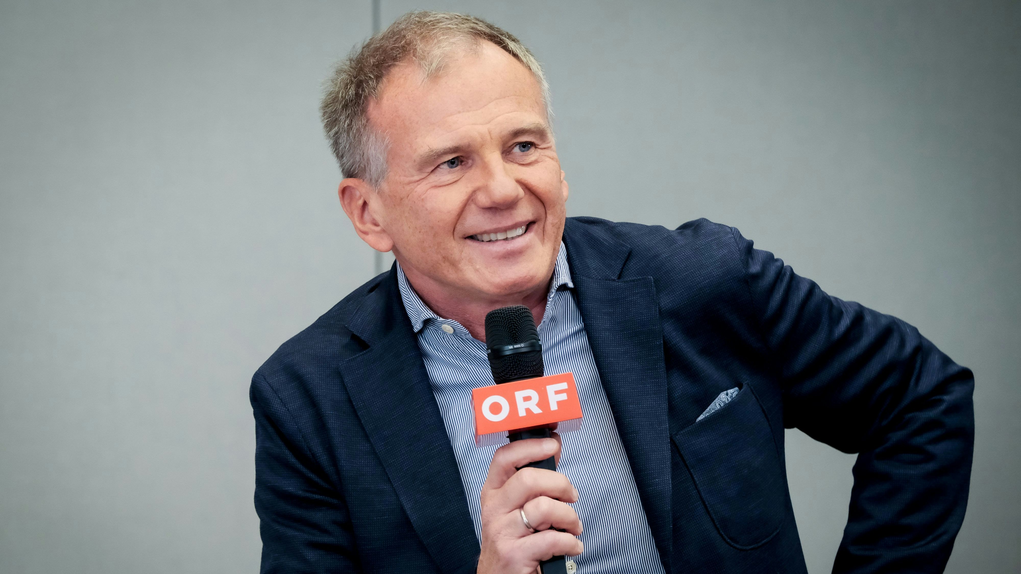 ORF-Moderator Armin Wolf wurde von einem Zuseher mit einem Wut-Mail bedacht.