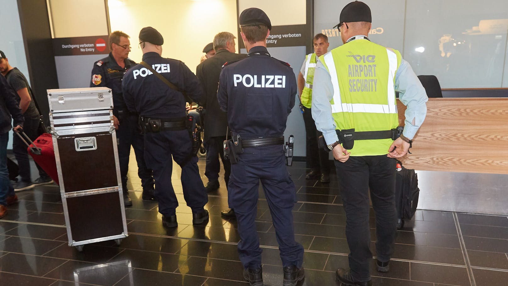 Der junge Wiener wurde am Flughafen festgenommen.