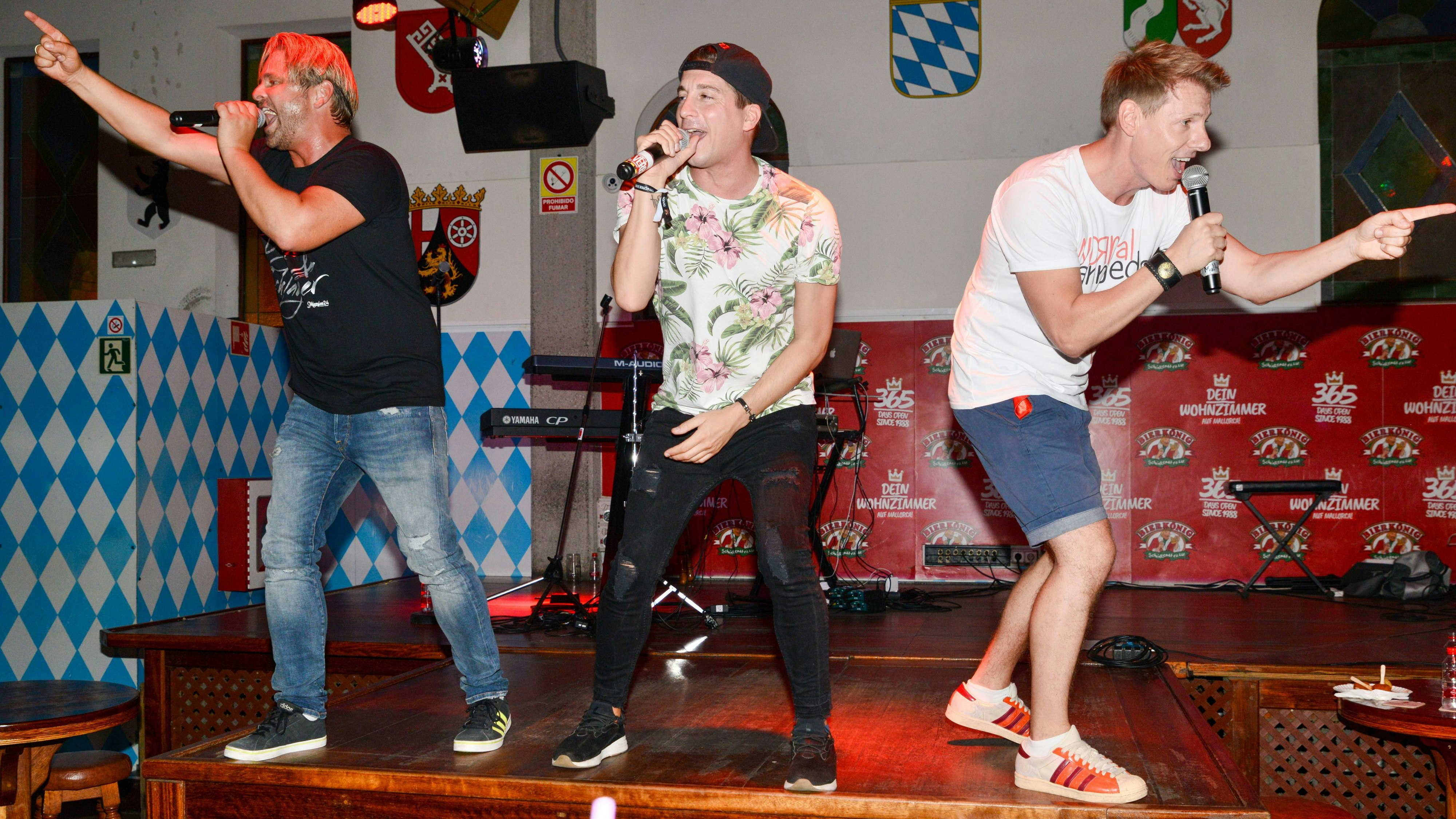 Download von www.picturedesk.com am 20.09.2022 (21:18).  ACT action_30241966 -- PALMA, SPAIN - SEPTEMBER 26: Die Zipfelbuben at - Schlager Festival Bierkönig on September 26, 2019 in Palma, . / 260919 - 20190926_PD15899 - Rechteinfo: Rights Managed (RM)