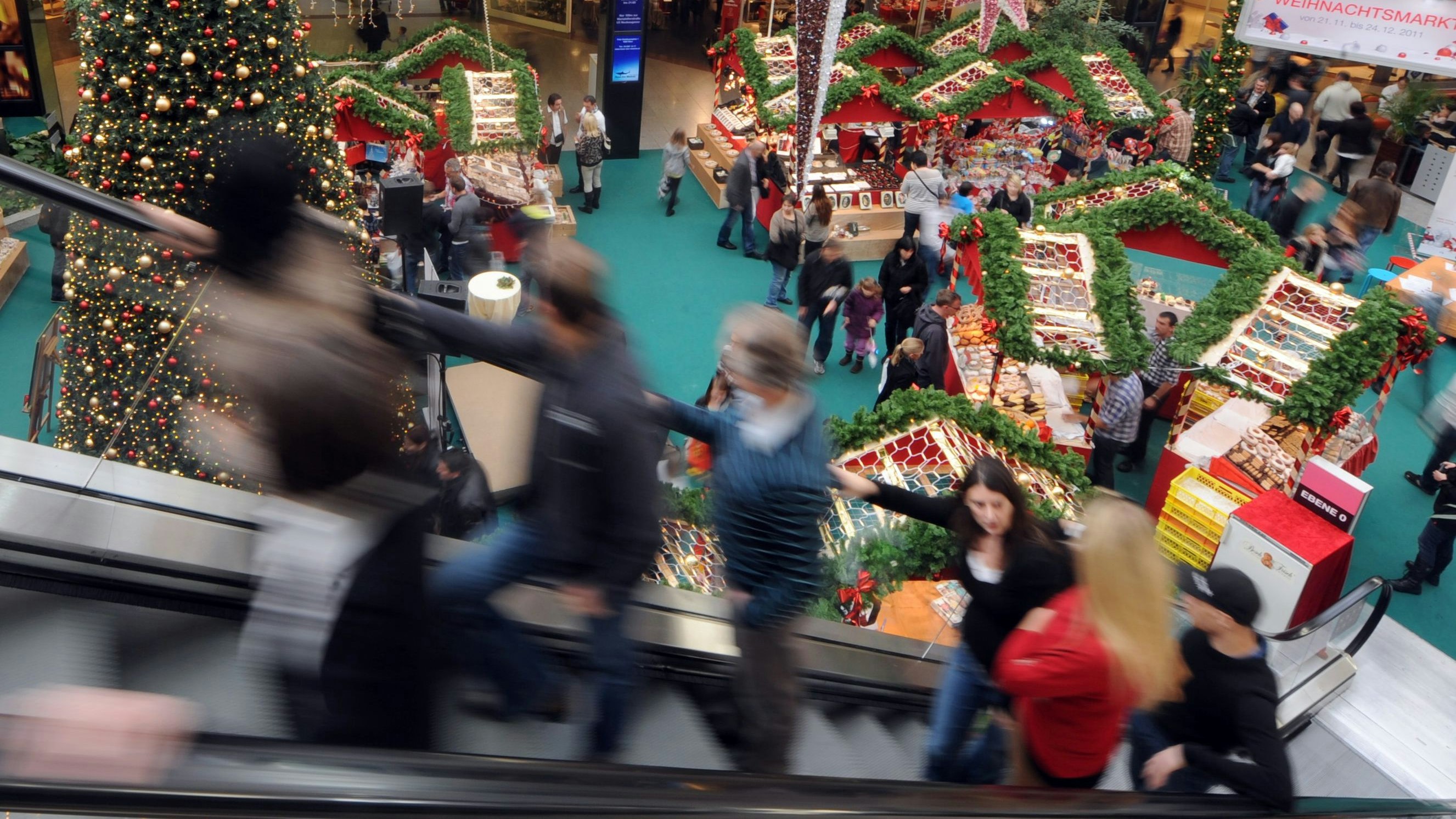 Stattdessen will etwa die SCS verstärkt auf nicht-elektrische Verzierung wie Girlanden und Christbäume setzen.