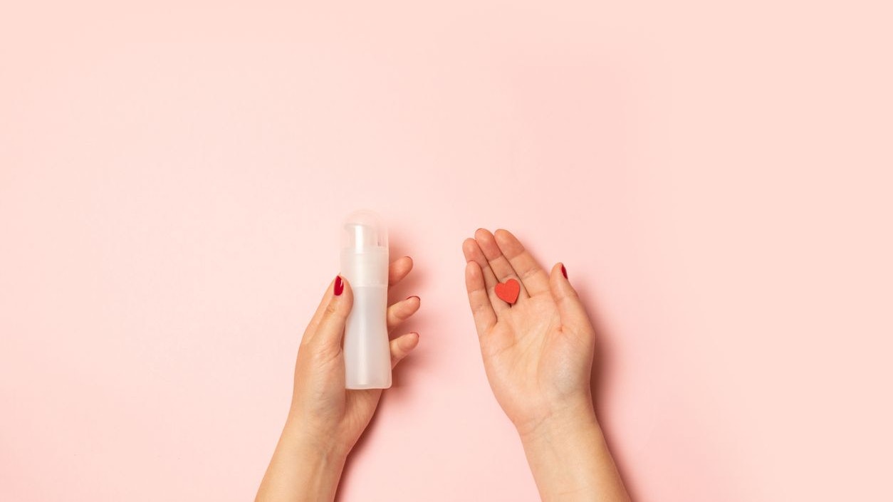 Gönne deinen Hightech-Sexspielzeugen eine Pause und experimentiere lieber mit diesen Liquid Vibrators.