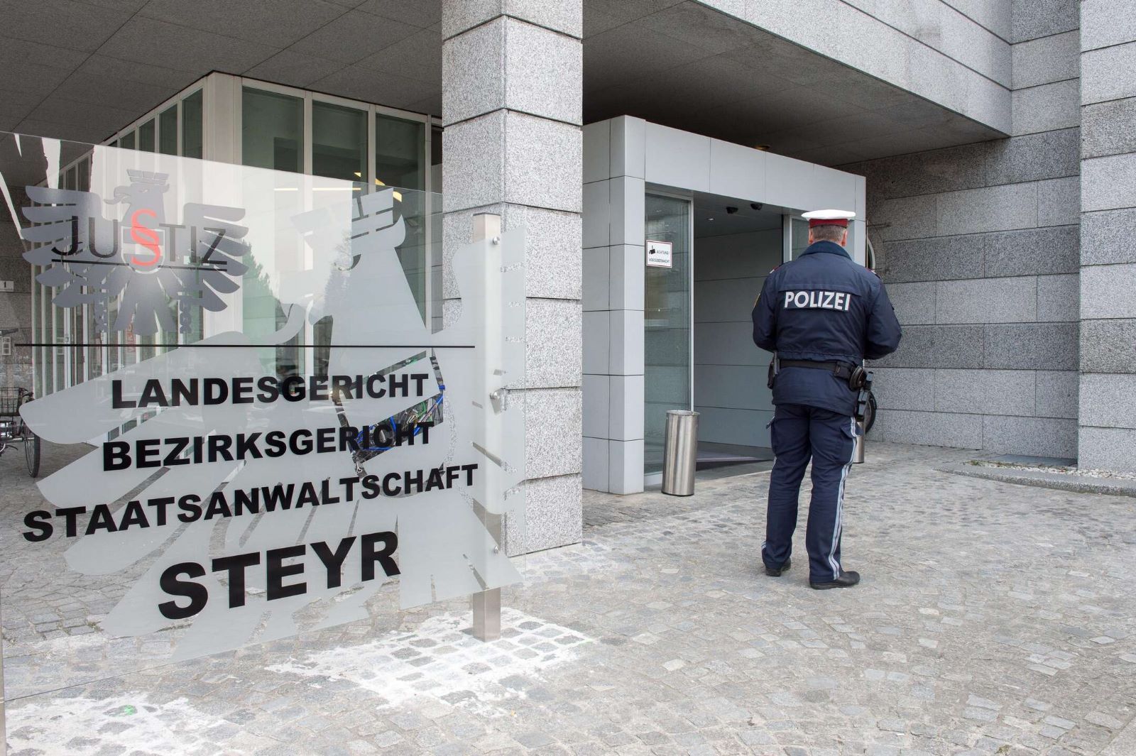 Teile der Familie stehen am Mittwoch in Steyr vor Gericht.