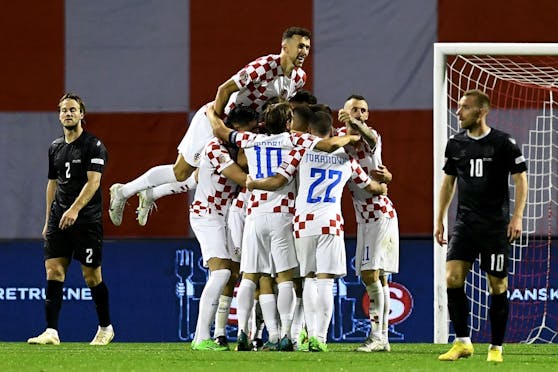 Kroatien bejubelt das 1:0 durch Sosa.