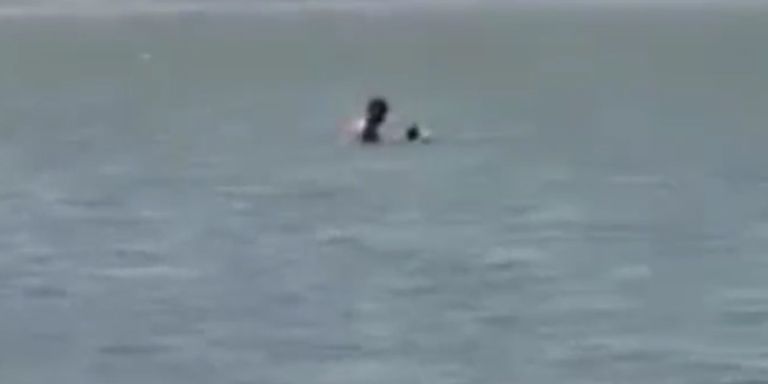 Für ein junges Paar hatte der Liebes-Akt im Wasser Konsequenzen.