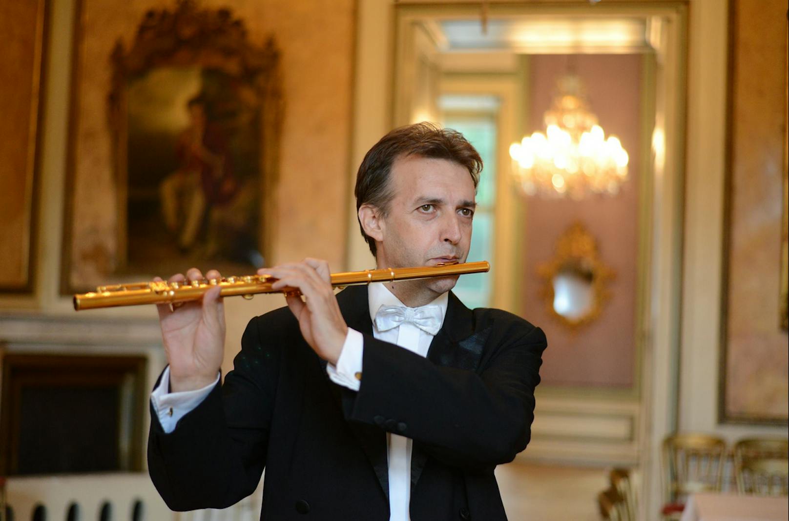 Constantin T. (59) vom Wiener Residenzorchester wurde bei einem Konzert seine wertvolle Querflöte gestohlen.