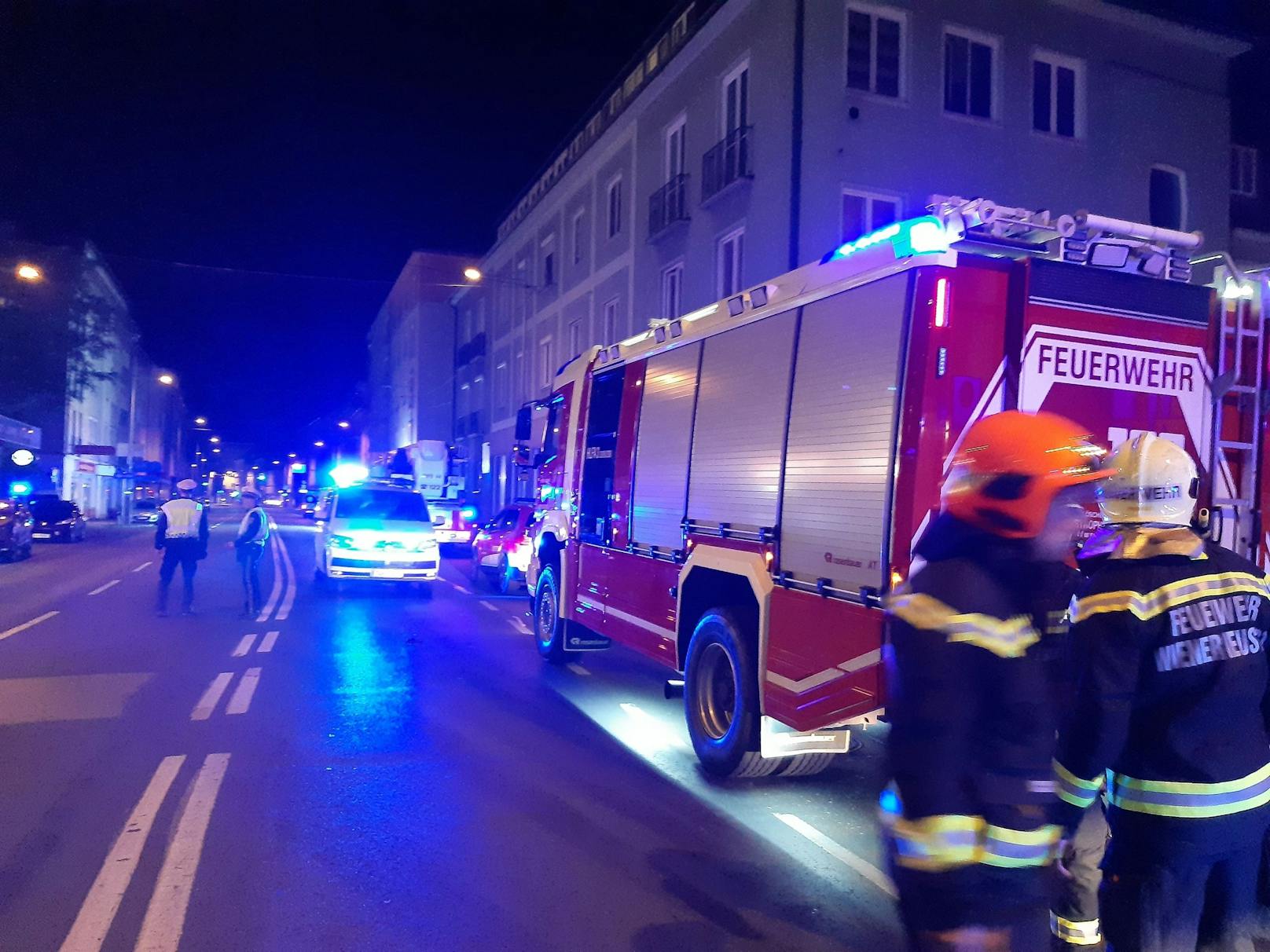 Der Wohnungsbrand forderte mehrere Verletzte.