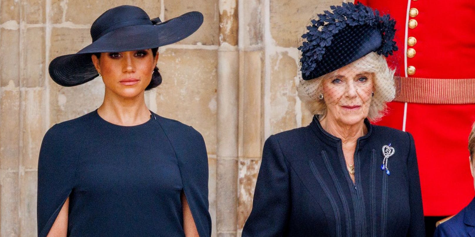 Herzogin Meghan und Queen Consort Camilla haben beide in die Königsfamilie eingeheiratet.