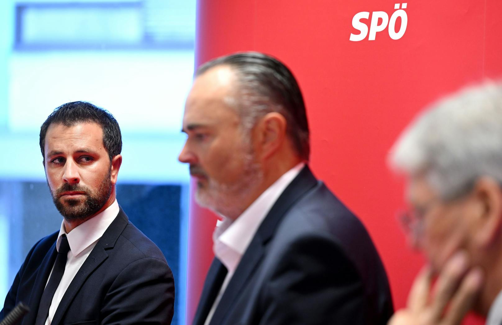 SPÖ-Spitzenkandidat Georg Dornauer, LH Hans Peter Doskozil und LH Peter Kaiser im Rahmen des Wahlkampf-Abschlusses zur Tirol-Wahl