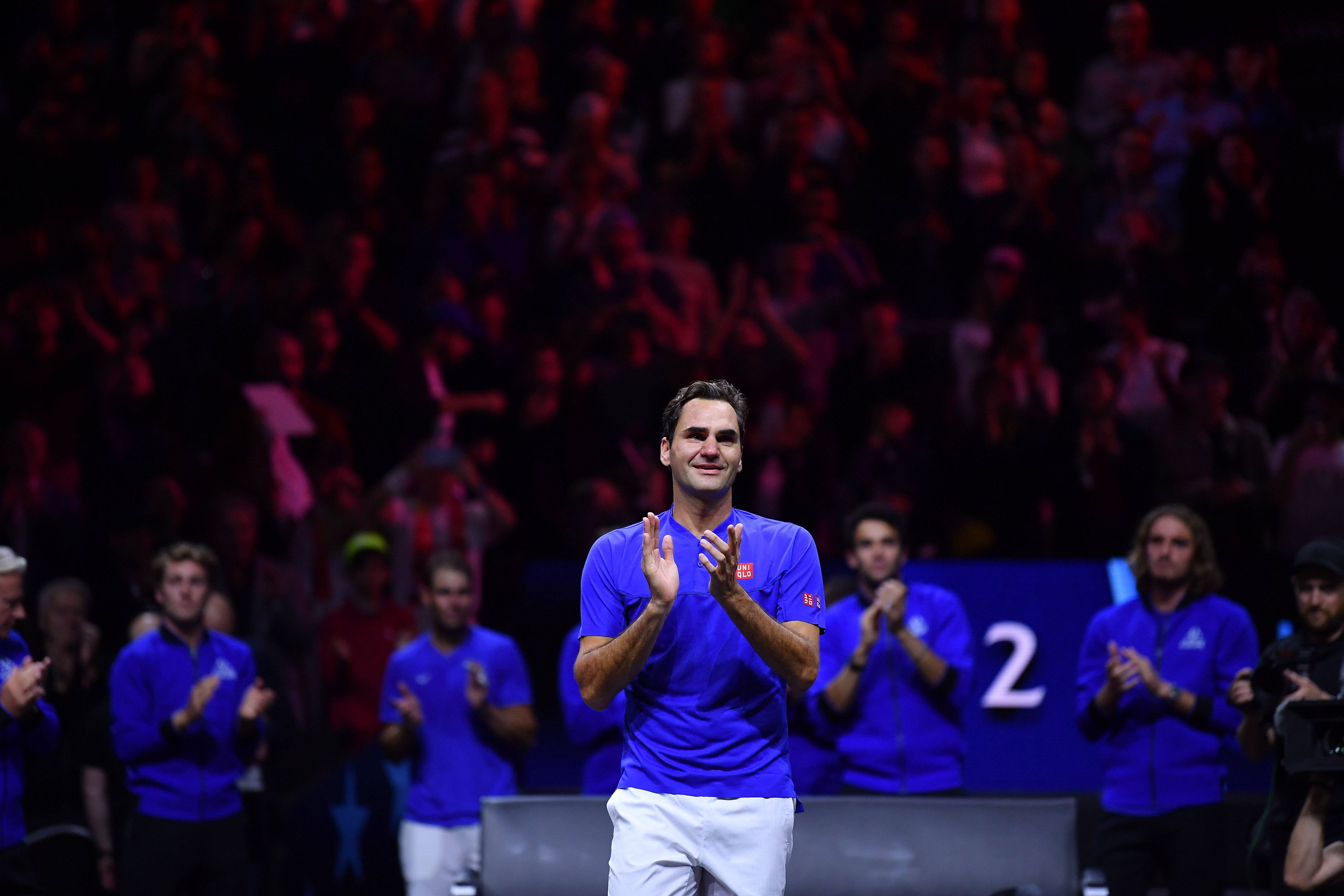 Roger Federer zeigt sich beim Interview emotional.