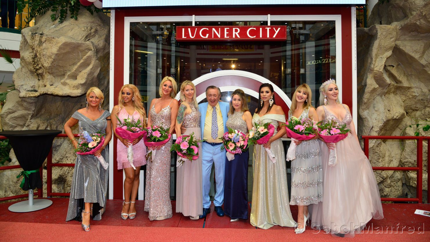 Käfer, Kolibri, Zebra, Bienchen, Mörtel, Goldfisch, Bambi, Schmetterling, Wildsau