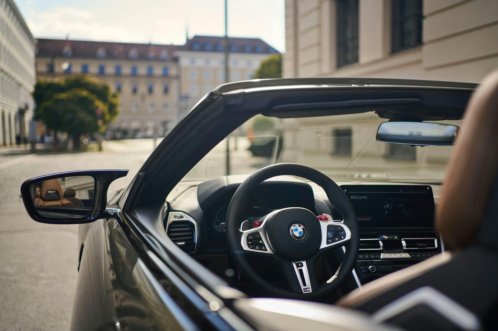Der Innenraum ist BMW-typisch gehalten