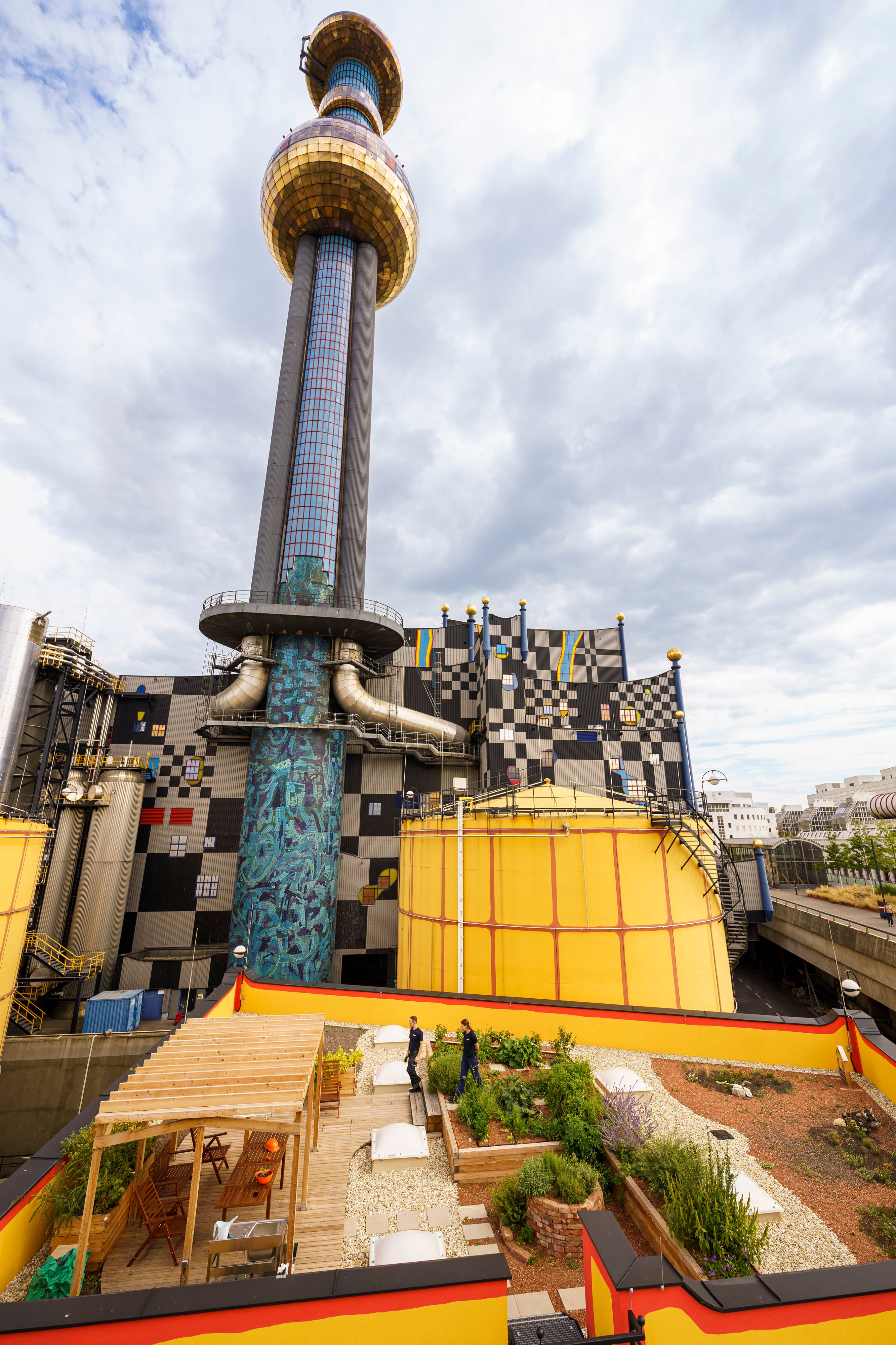 Urban Gardening-Terrasse am E-Heizer in der Anlage Spittelau.