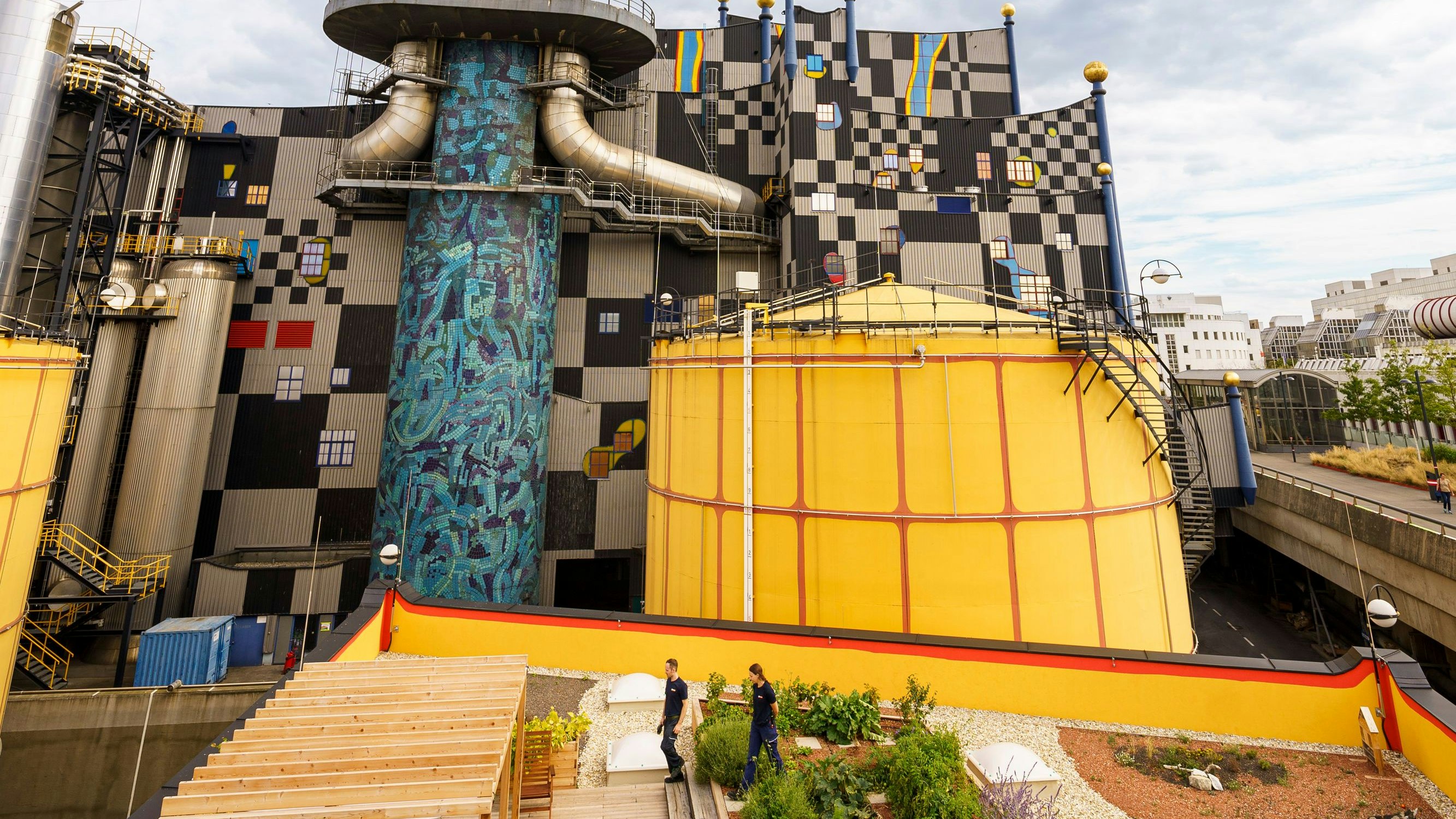 Urban Gardening-Terrasse am E-Heizer in der Anlage Spittelau.