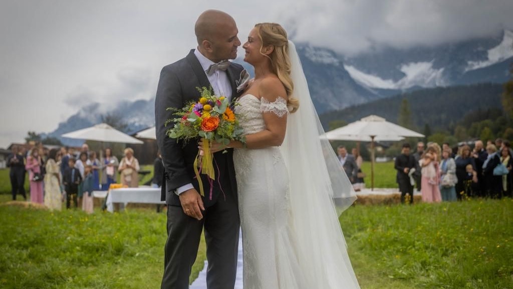 Gefeiert wurde beim Stanglwirt in Tirol.