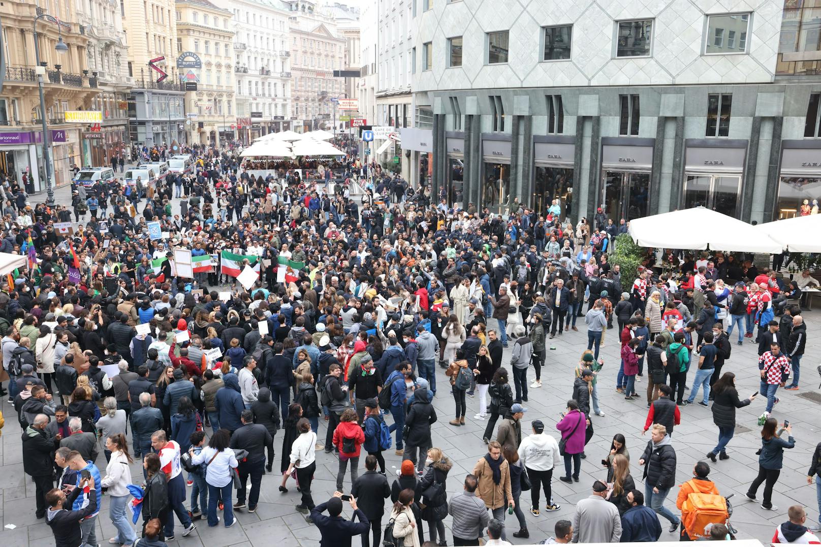 Hunderte Fans am Wiener Stephansplatz.