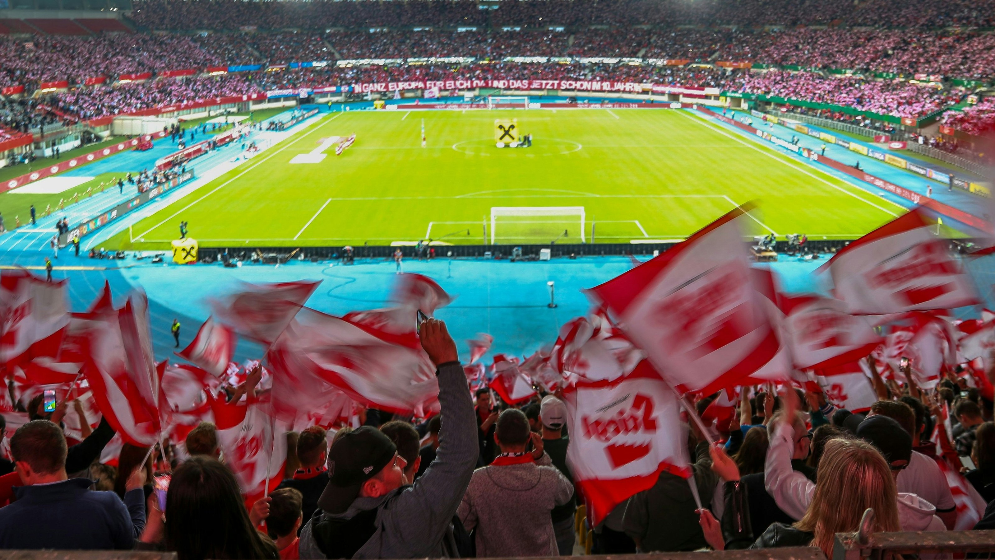 Das Happel-Oval wird heute bestens gefüllt sein.