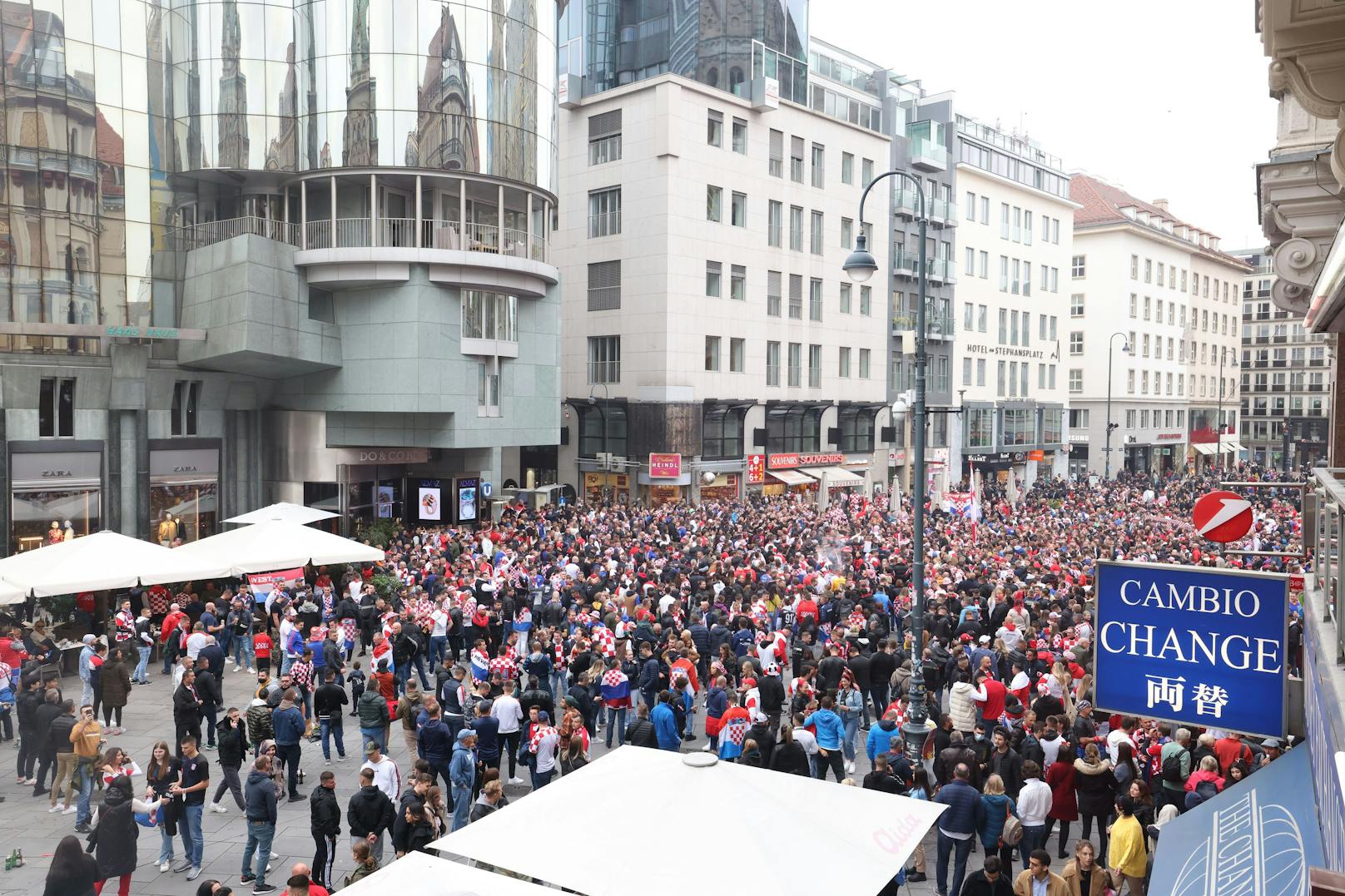 Schon vor dem Spiel strömten tausende Kroaten in die Wiener City.