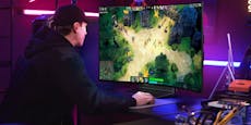 LG zeigt ersten biegbaren 42-Zoll OLED Gaming-TV