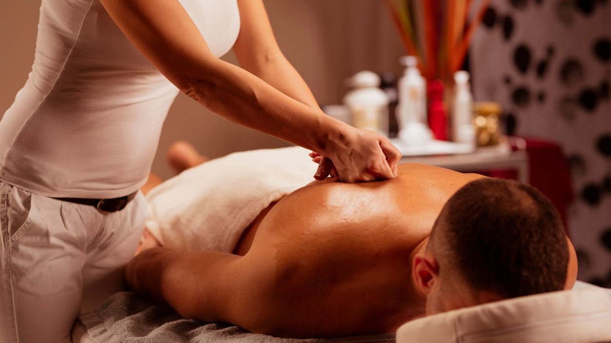 In einem Massage-Salon soll illegale Prostitution ausgeübt worden sein.