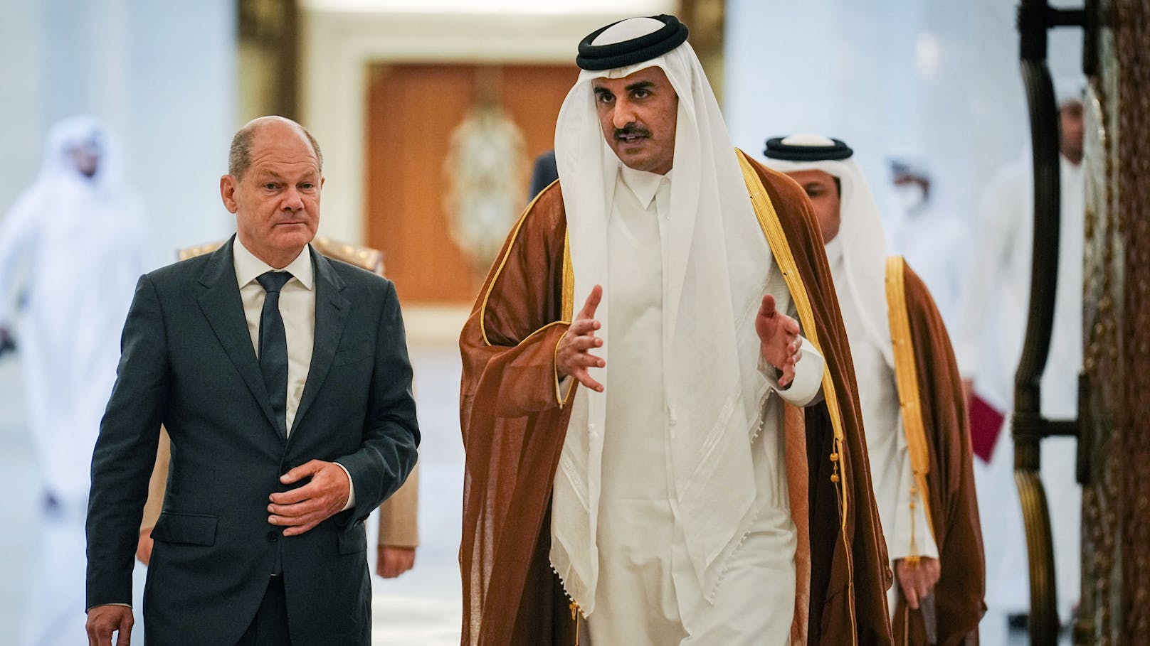 Olaf Scholz traf Tamim bin Hamad Al Thani, den Emir von Katar.