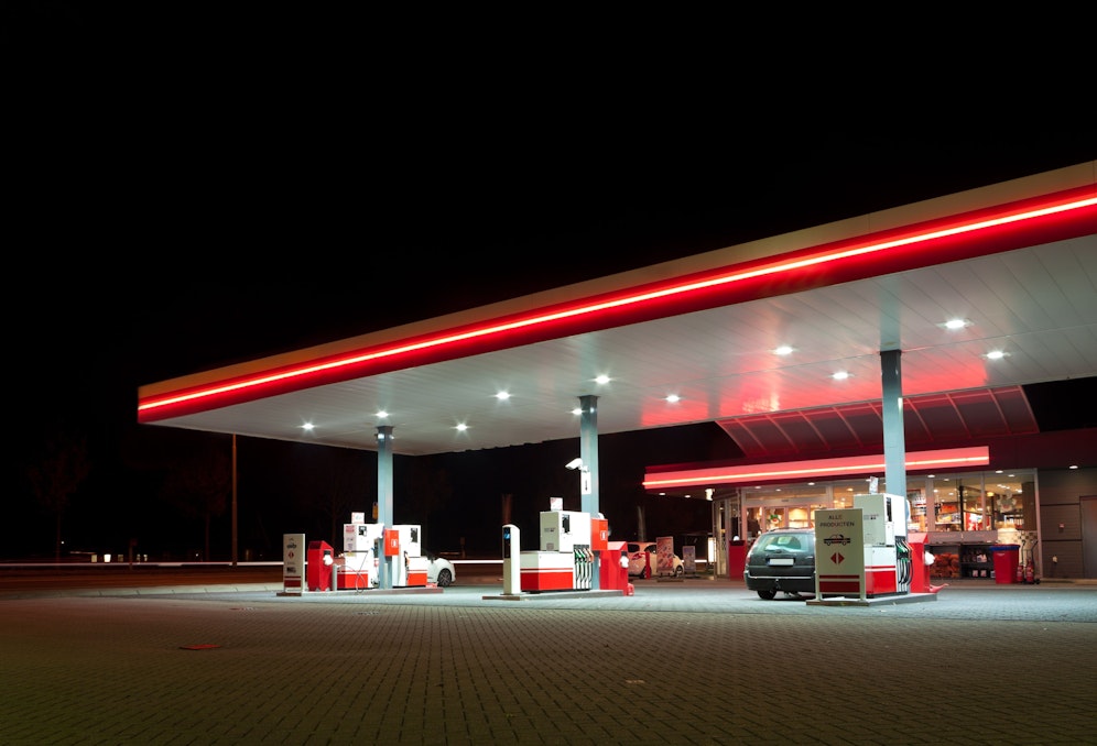 In der Nacht auf Montag kam es zu einem Überfall auf eine Tankstelle. (Symbolfoto)