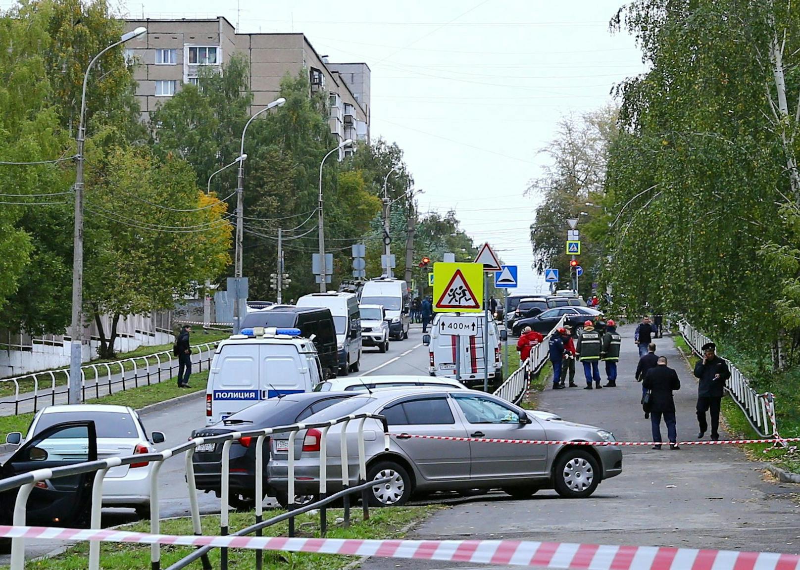 Bei Schüssen in einer russischen Schule sind nach Behördenangaben in der Stadt Ischewsk am Montag mehrere Menschen getötet und verletzt worden.