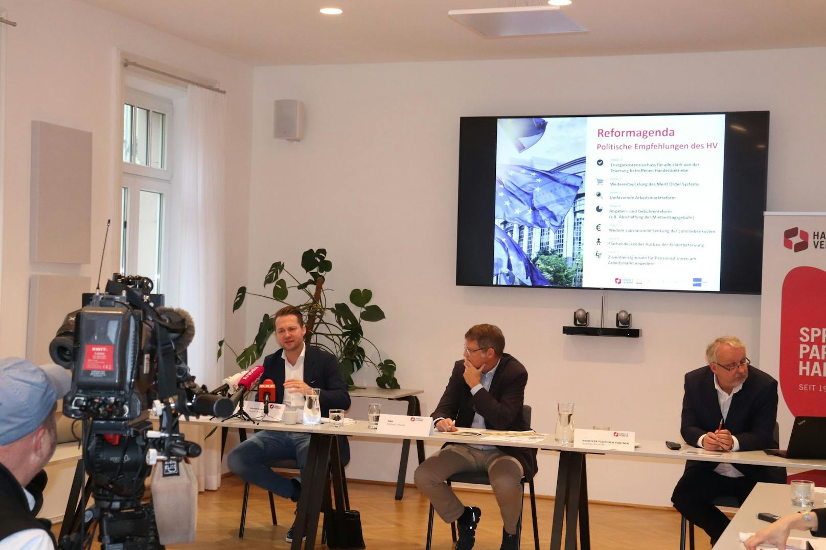 Bilder der Pressekonferenz des Handelsverbands am 27. September 2022.