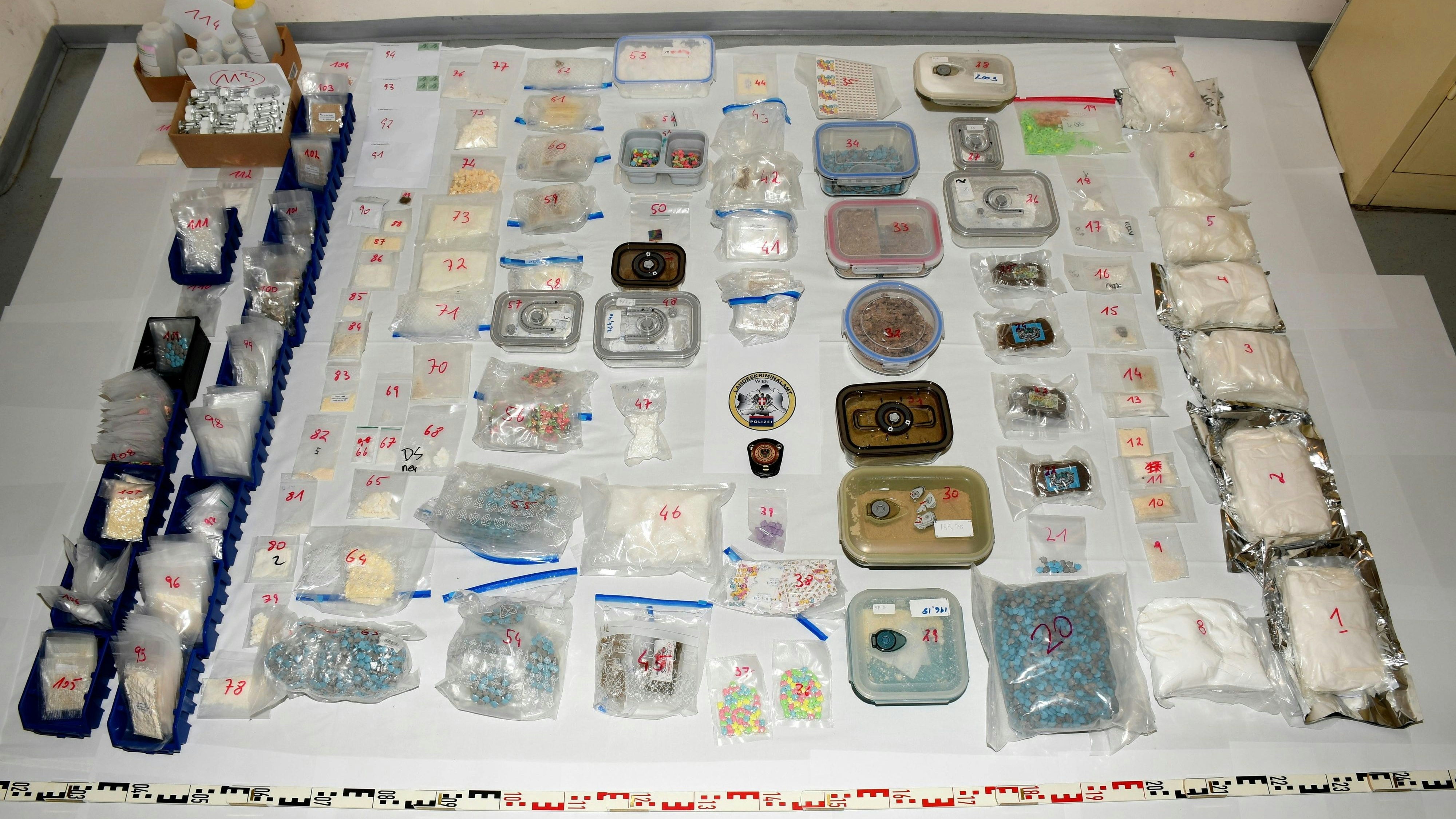 Festnahme von zwei Suchtmittelhändlern,dieimDarknetagierte