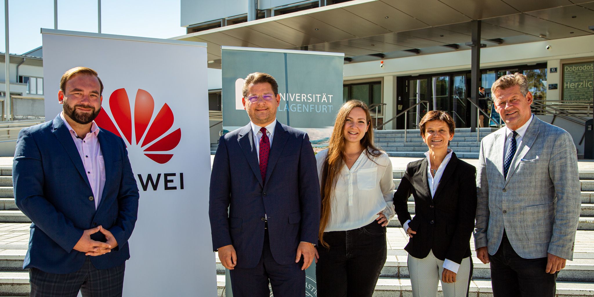 Nikolaus Tuschar (Huawei) Oliver Vitouch (Rektor Universität Klagenfurt) Christina Obmann (Studentin Universität Klagenfurt) Doris Hattenberger (Vizerektorin Universität Klagenfurt) Christian Scheider (Bürgermeister Klagenfurt).