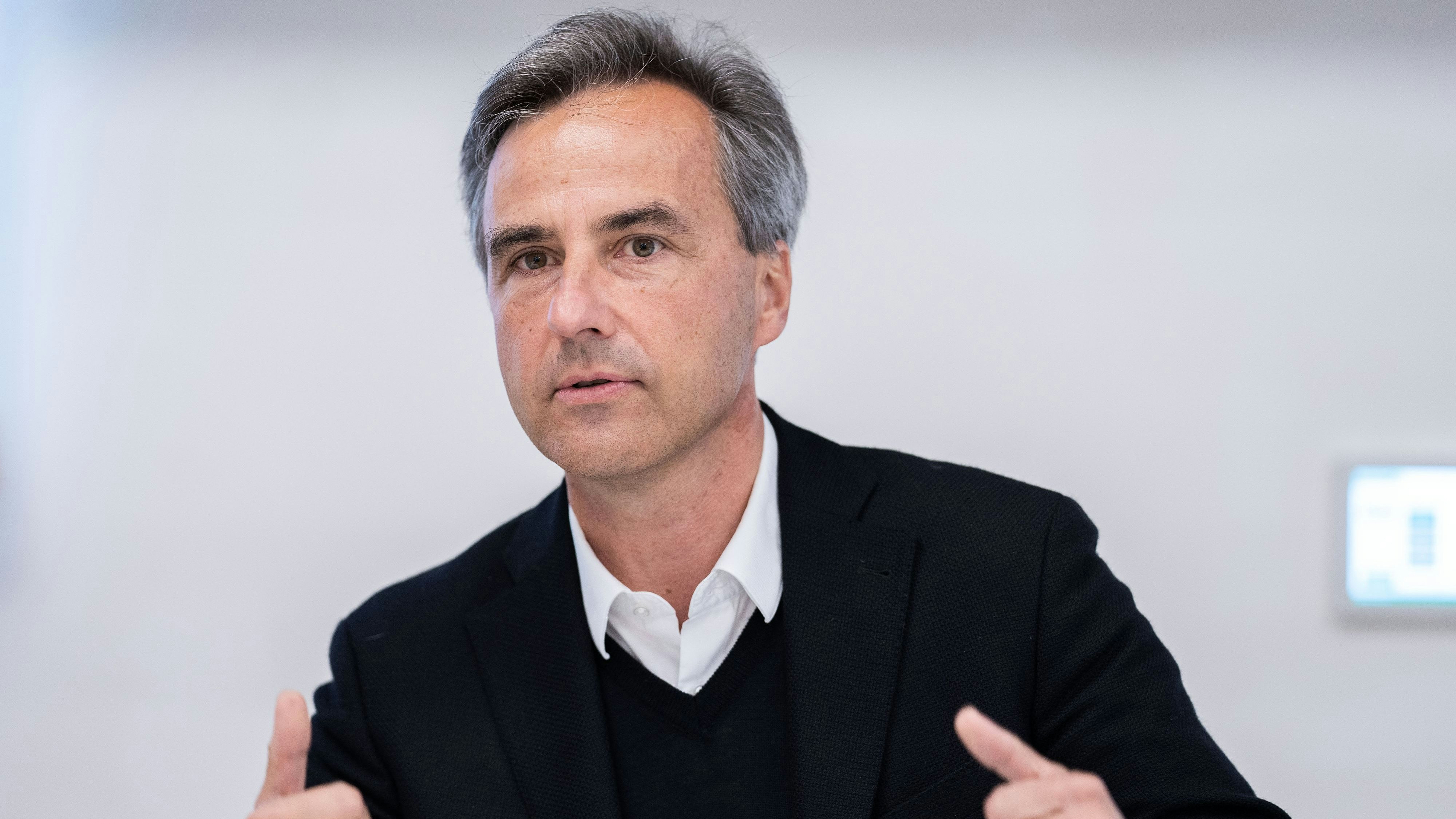 Download von www.picturedesk.com am 28.09.2022 (16:01).  ABD0073_20210927 - GRAZ - ÖSTERREICH: Bürgermeister Siegfried Nagl (ÖVP) am Montag, 27. September 2021, vor einem ÖVP-Stadtparteivorstand nach Verlust des ersten Platzes bei der Graz-Wahl. - FOTO: APA/GEORG HOCHMUTH - 20210927_PD5553 - Rechteinfo: Rights Managed (RM)