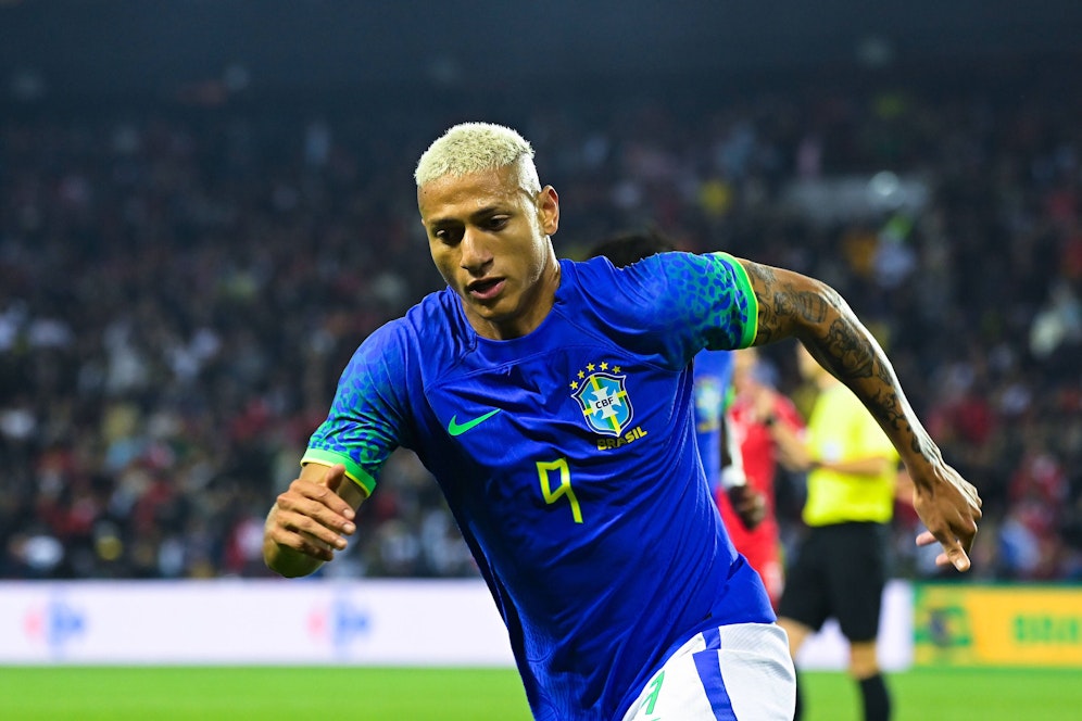 Richarlison wurde mit einer Banane beworfen.