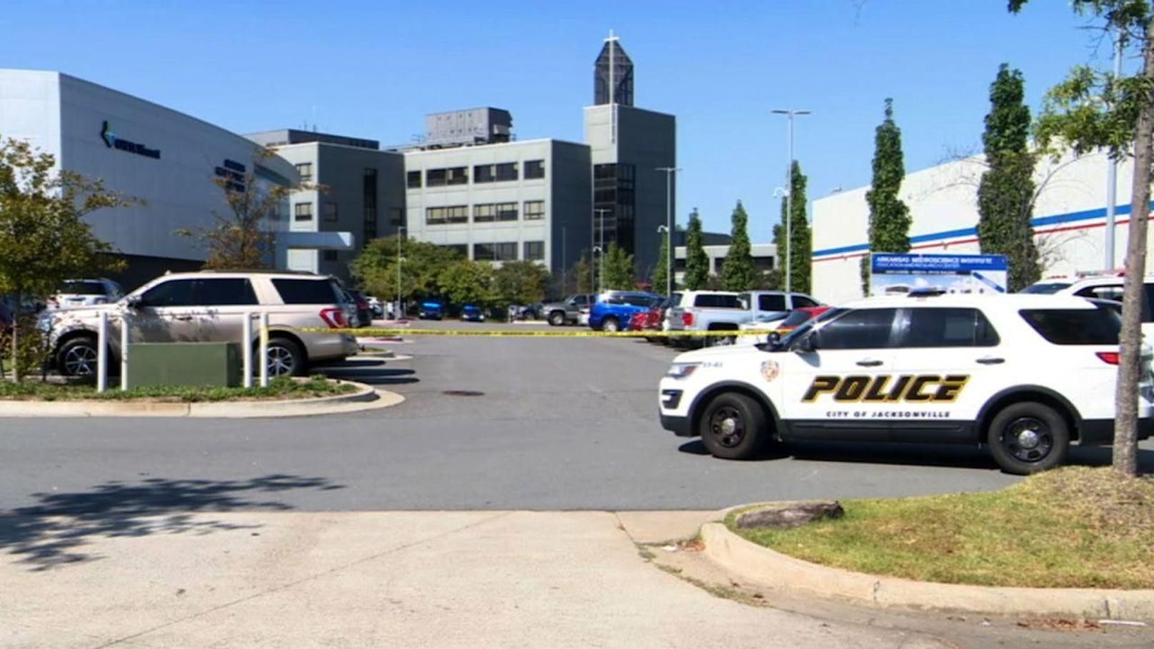 Im St. Vincent North Hospital kam es zu einer Schießerei. Die Polizei befindet sich im Einsatz vor Ort. Die unmittelbare Umgebung wurde gesperrt.
