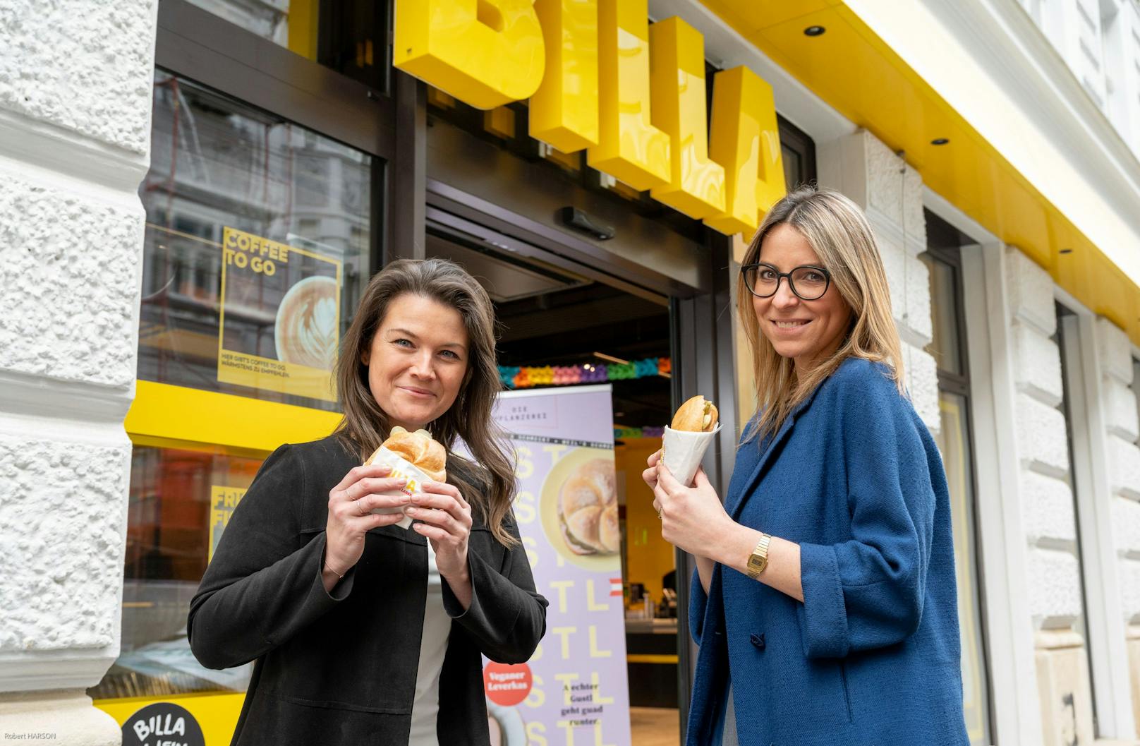 Billa-Vertriebsmanagerin Heidrun Puscher (li.) und Leberkäs-Gründerin Nadina Ruedl