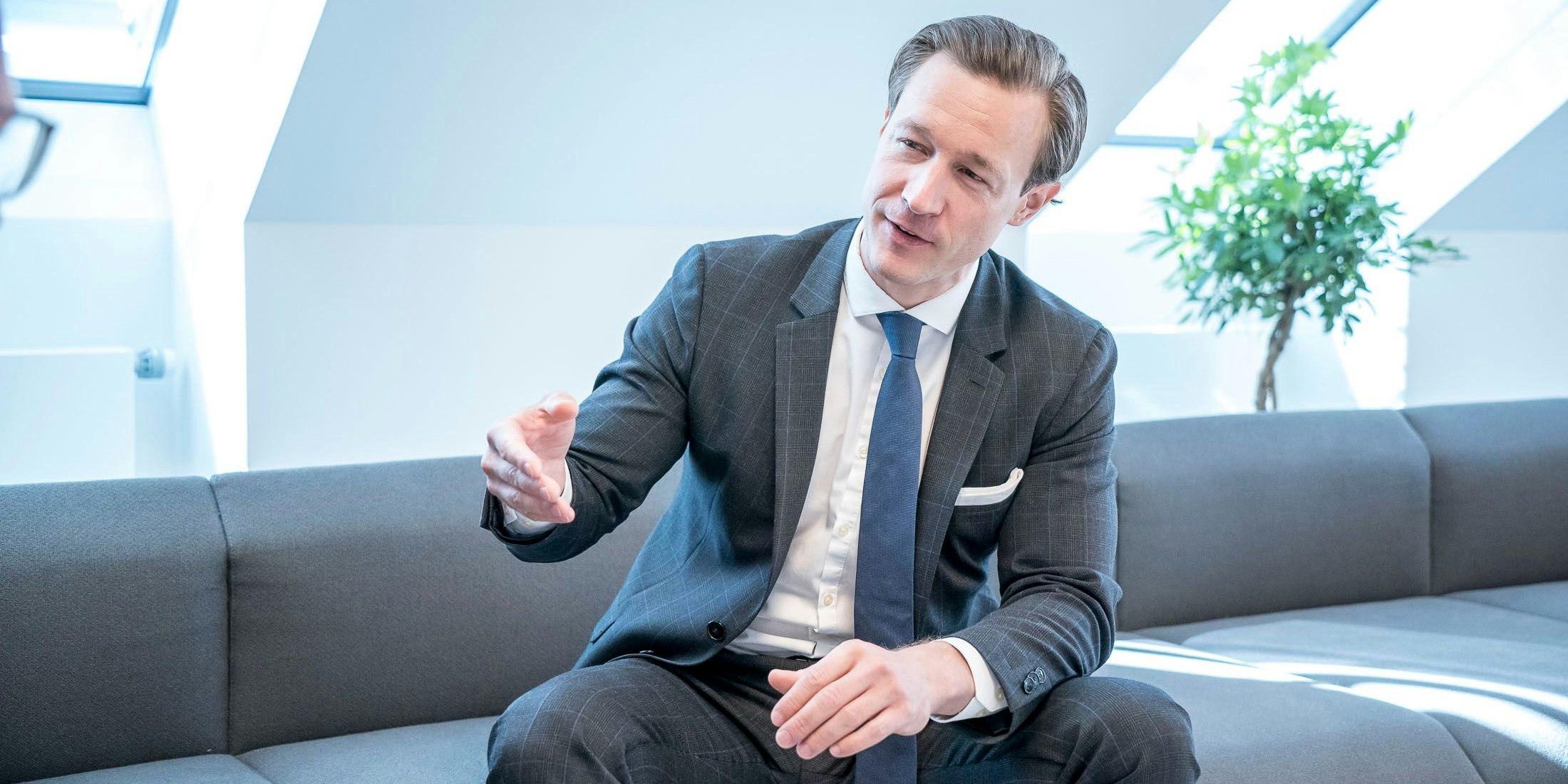 Superfund-CEO Gernot Blümel schrieb einen Gastbeitrag in der "NZZ".