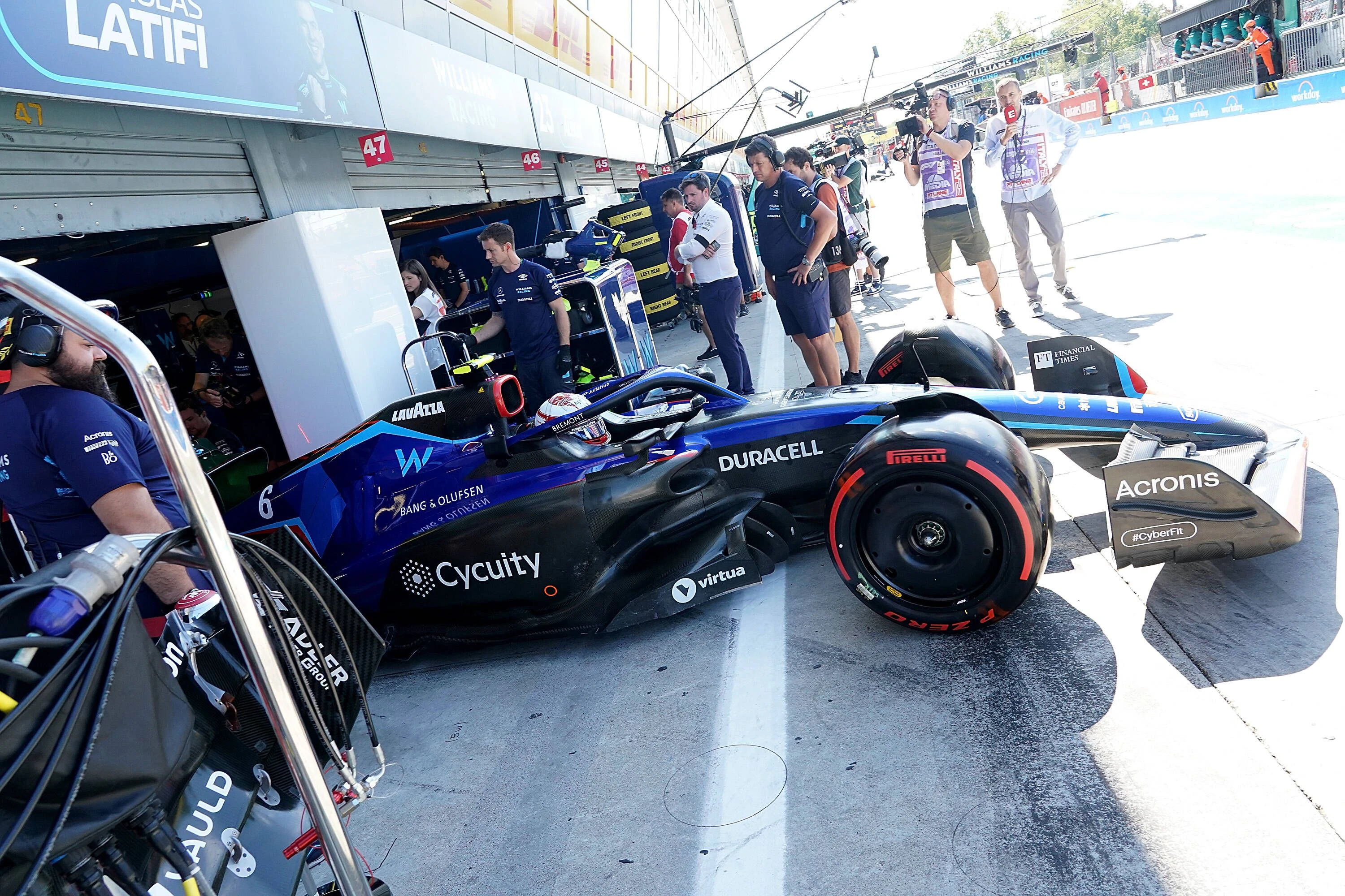 Alexander Albon wird in Singapur sein Comeback geben. 