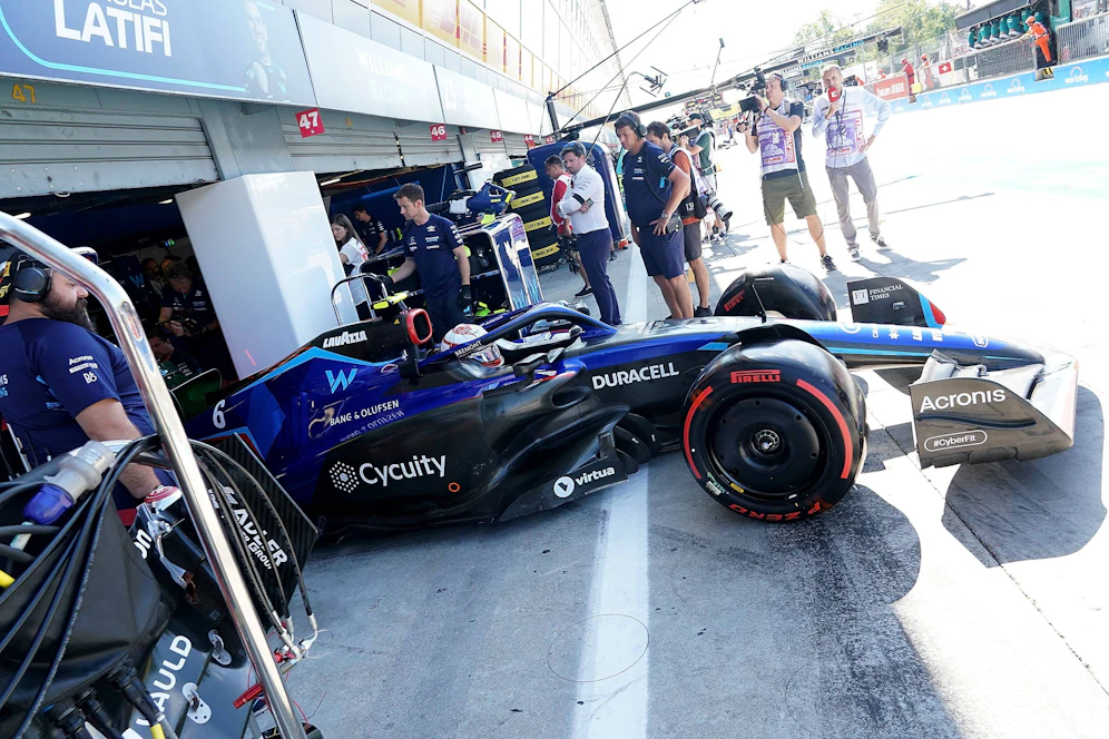 Alexander Albon wird in Singapur sein Comeback geben. 