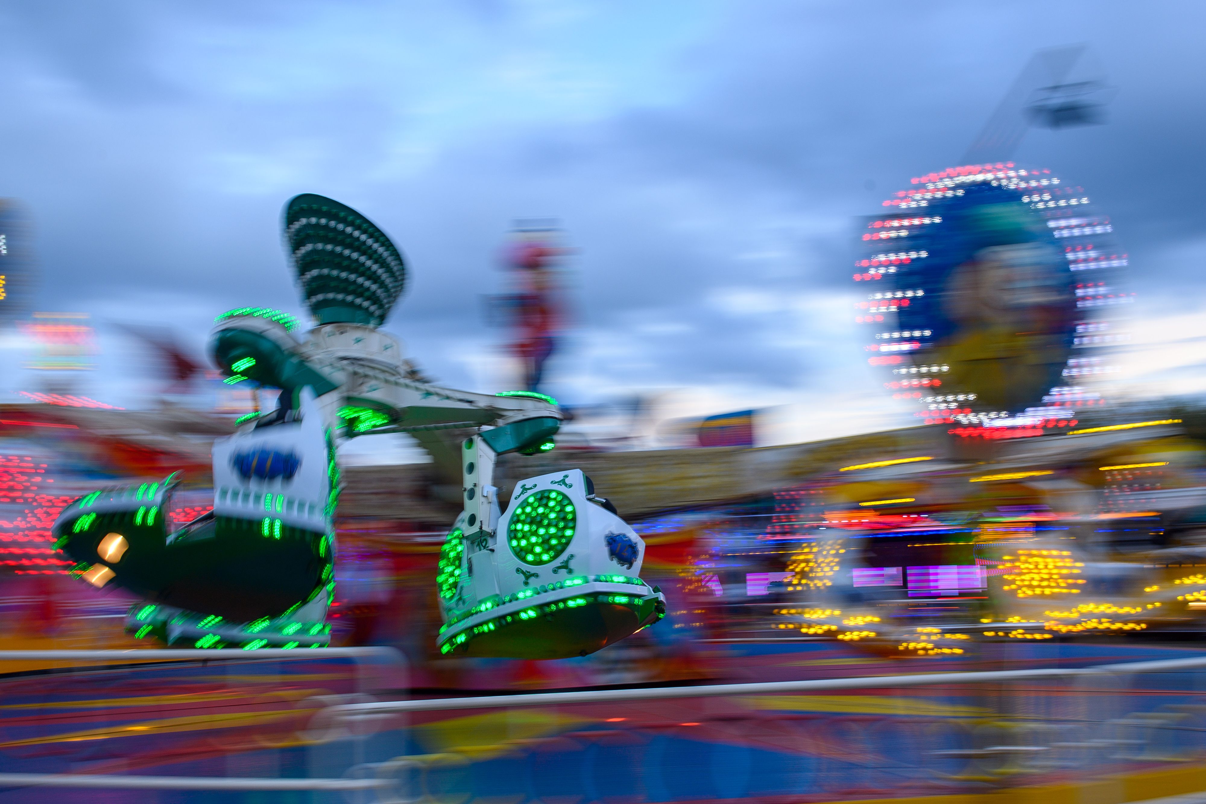 Fahrgeschäft (Symbolbild)