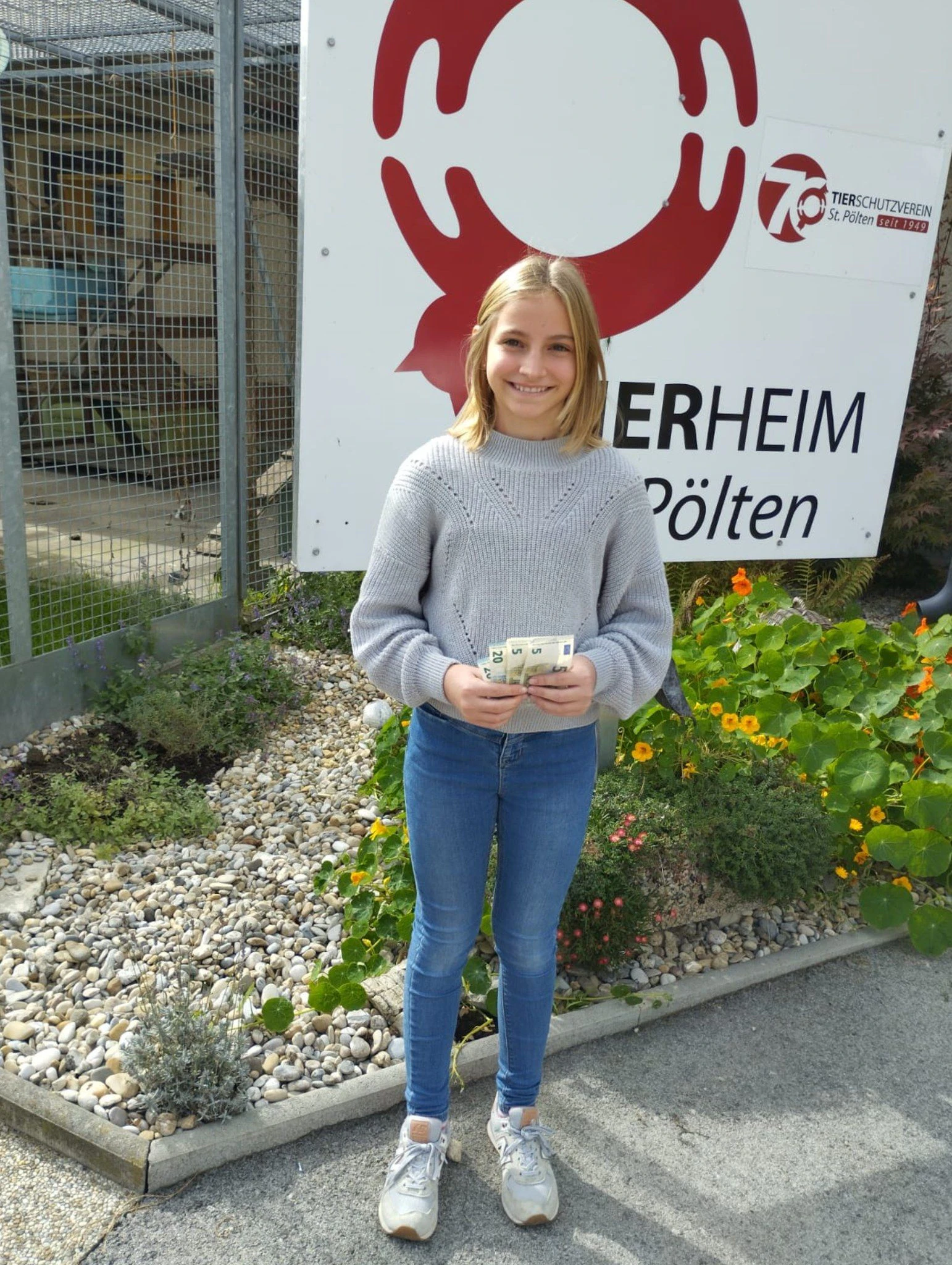 Paulina spendete ihr Geburtstagsgeld dem Tierheim St. Pölten.